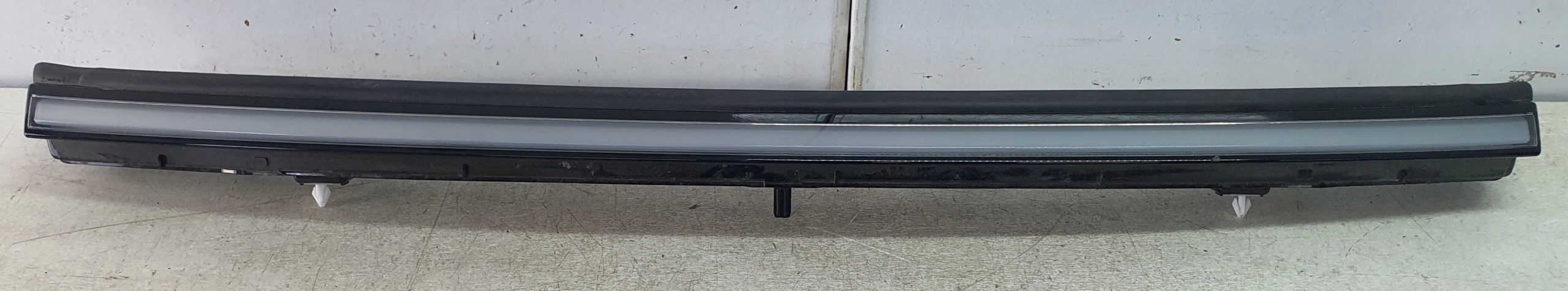 TESLA MODEL Y JUNIPER LIFT light front central OE 25- 2038294-00-C