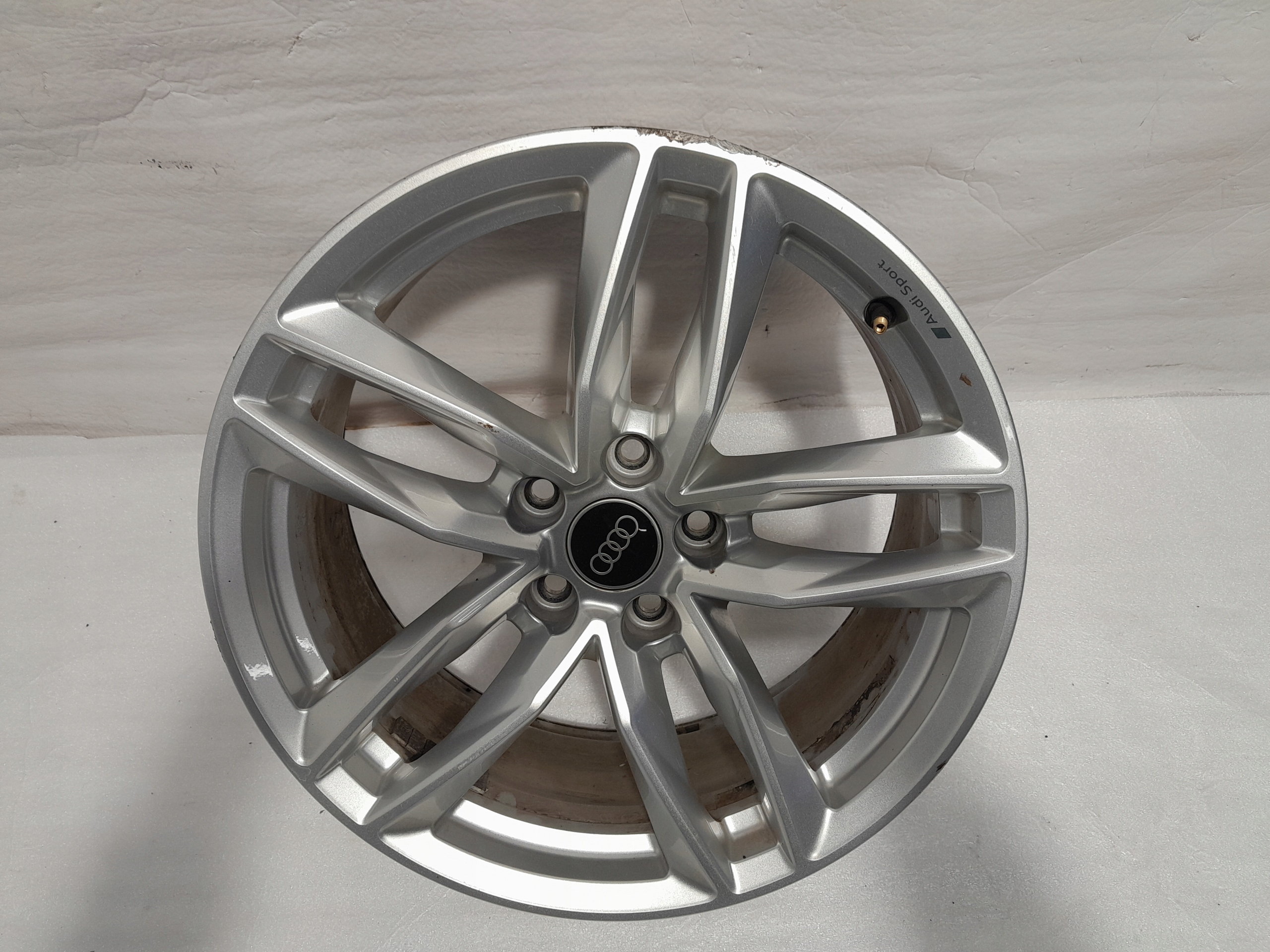 AUDI A4 B9 A5 8W A6 disk ALU 18'' CALI ORG. 8W0601025EB