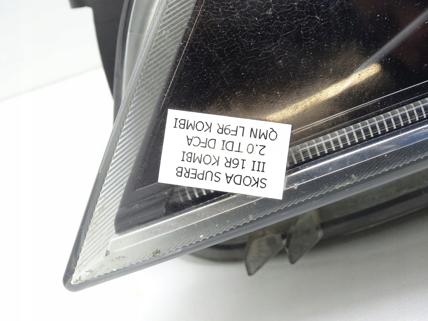 REFLEKTOR light left front front XENON LED SKODA SUPERB III 3V2941015A