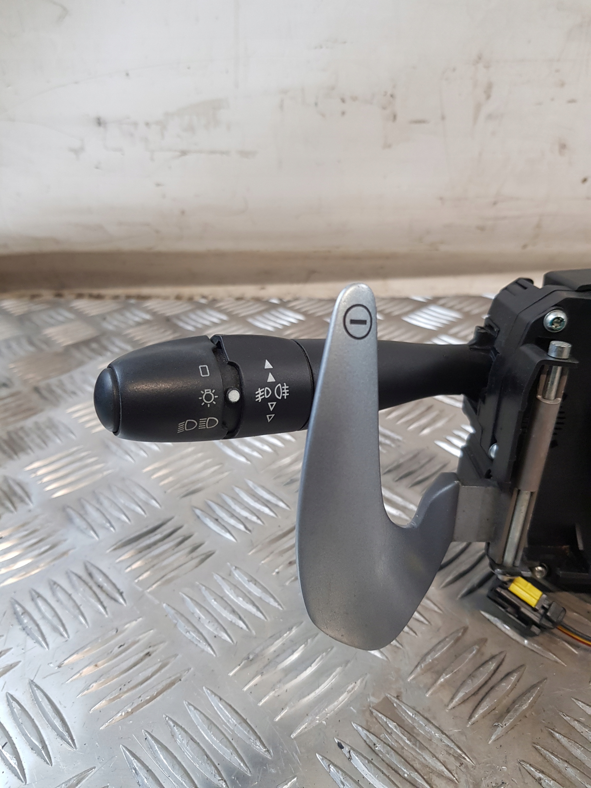 steering wheel levers and controls control ring CITROEN C3 and 1.6B AUTOMAT EU