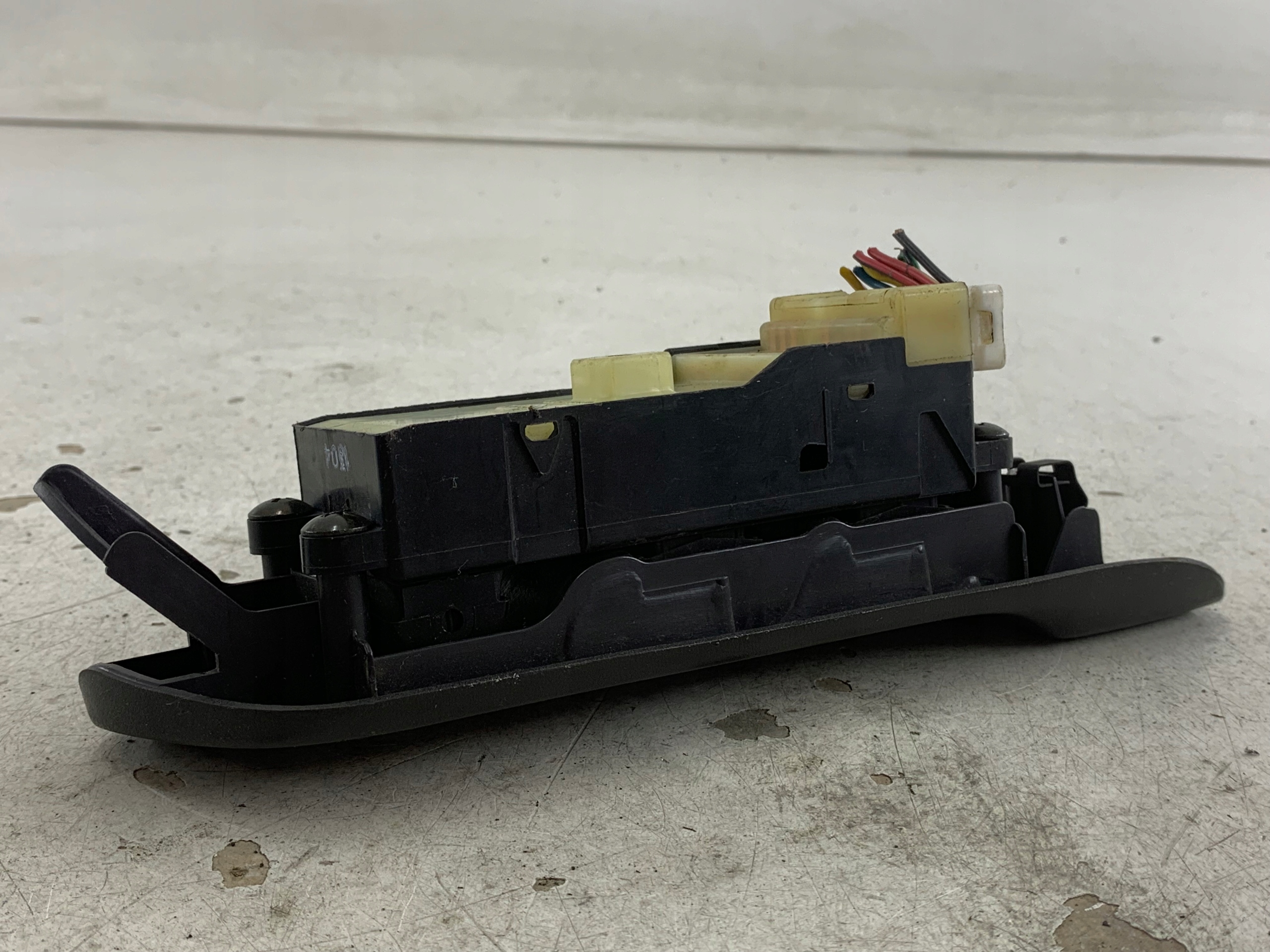 NISSAN PRIMERA P11 PANEL okna levý předek