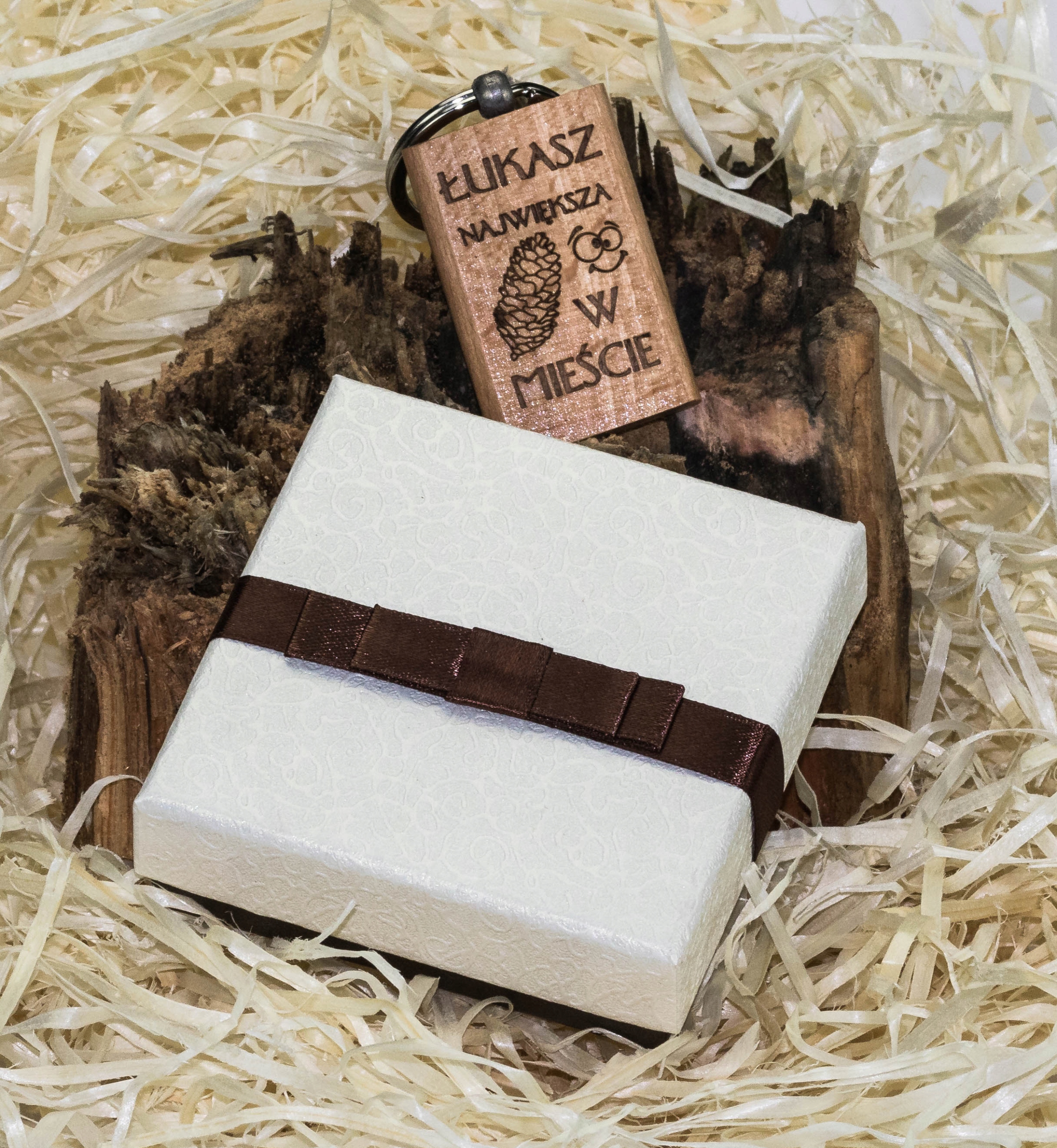 Brelok drewniany GRAWER PREZENT do kluczy UPOMINEK EAN (GTIN) 44563219