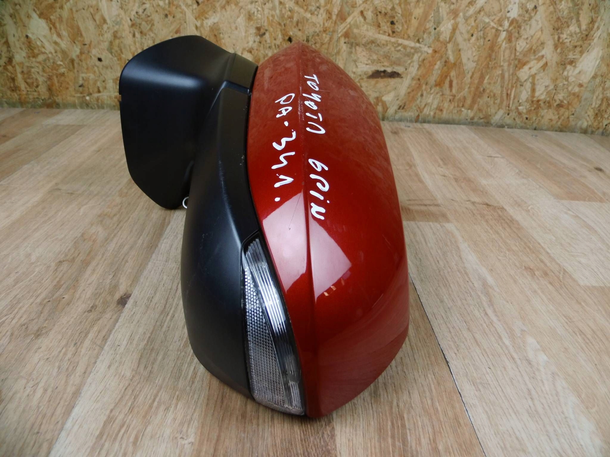 Toyota Yaris Cross 2020-2025 mirror left 6-PIN