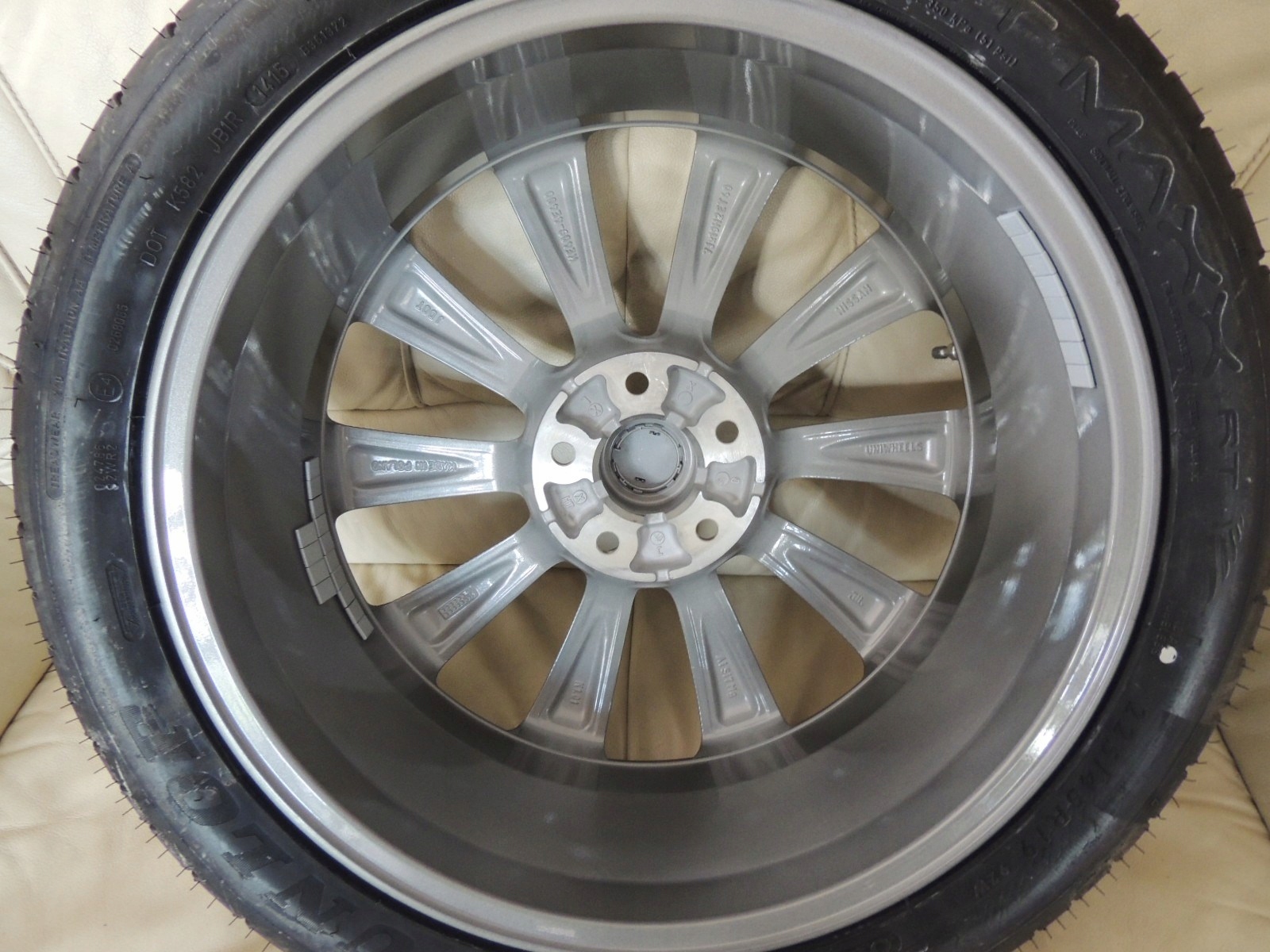 4 felgi alu 5x114,3 R19 NISSAN oryginał Kod producenta KBA49619