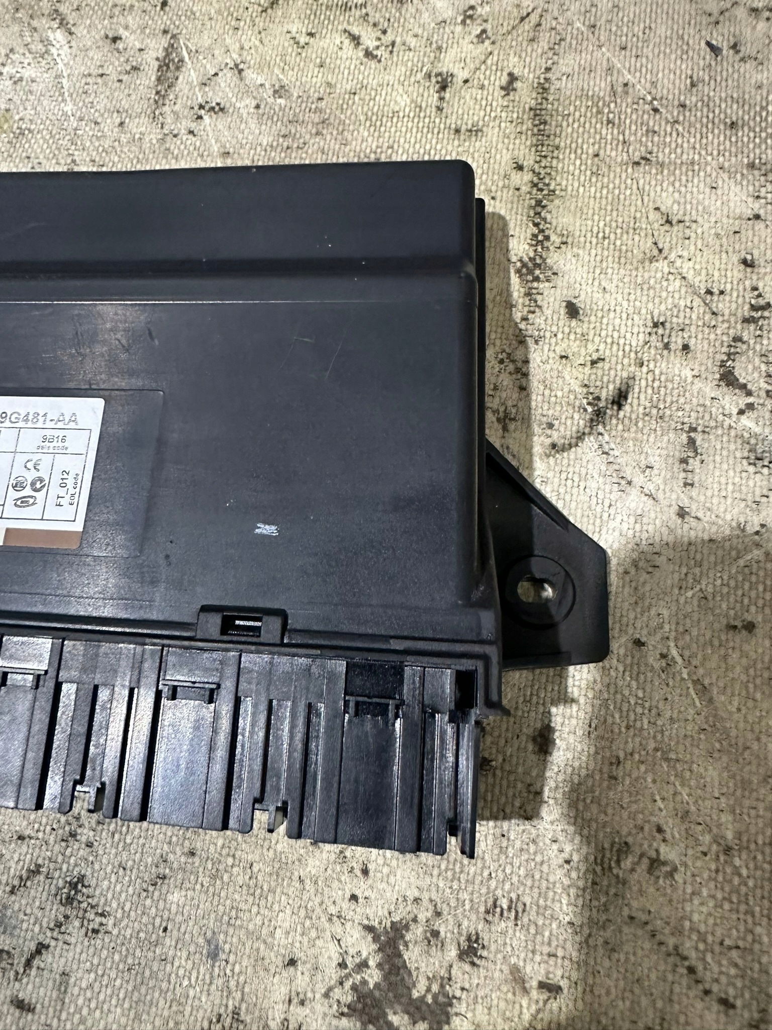 unité commande confort VOLVO V70 2.5T essence 8G9N19G481AA