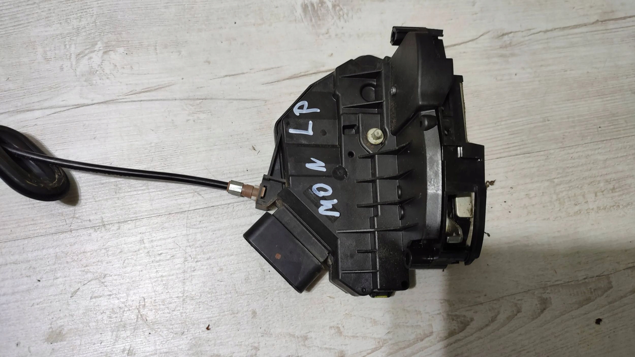 Ford Mondeo MK5 16r 2.0TDCi front side left lock door