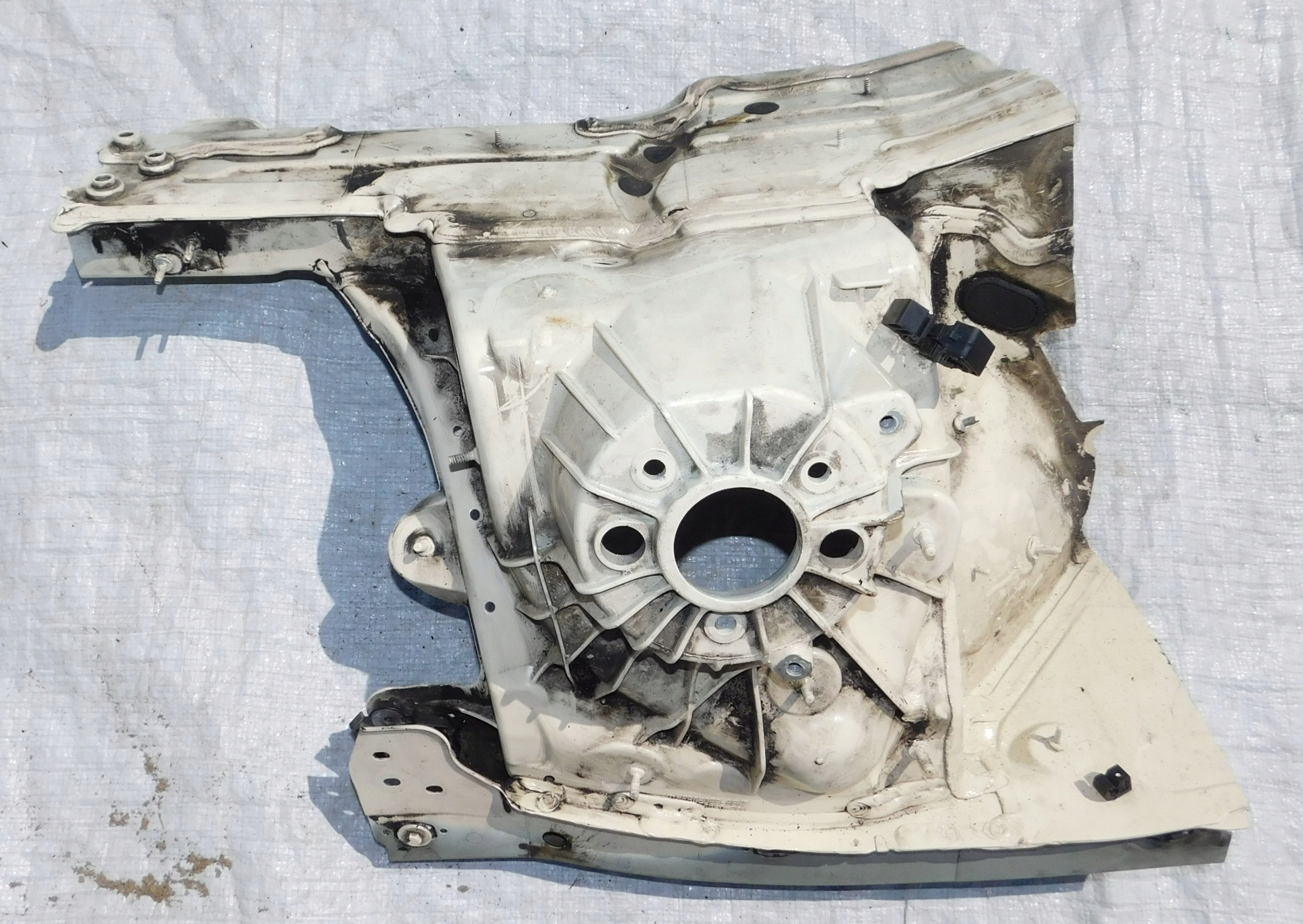 W213 чверть лонжерон передній лівий фартух 2017r