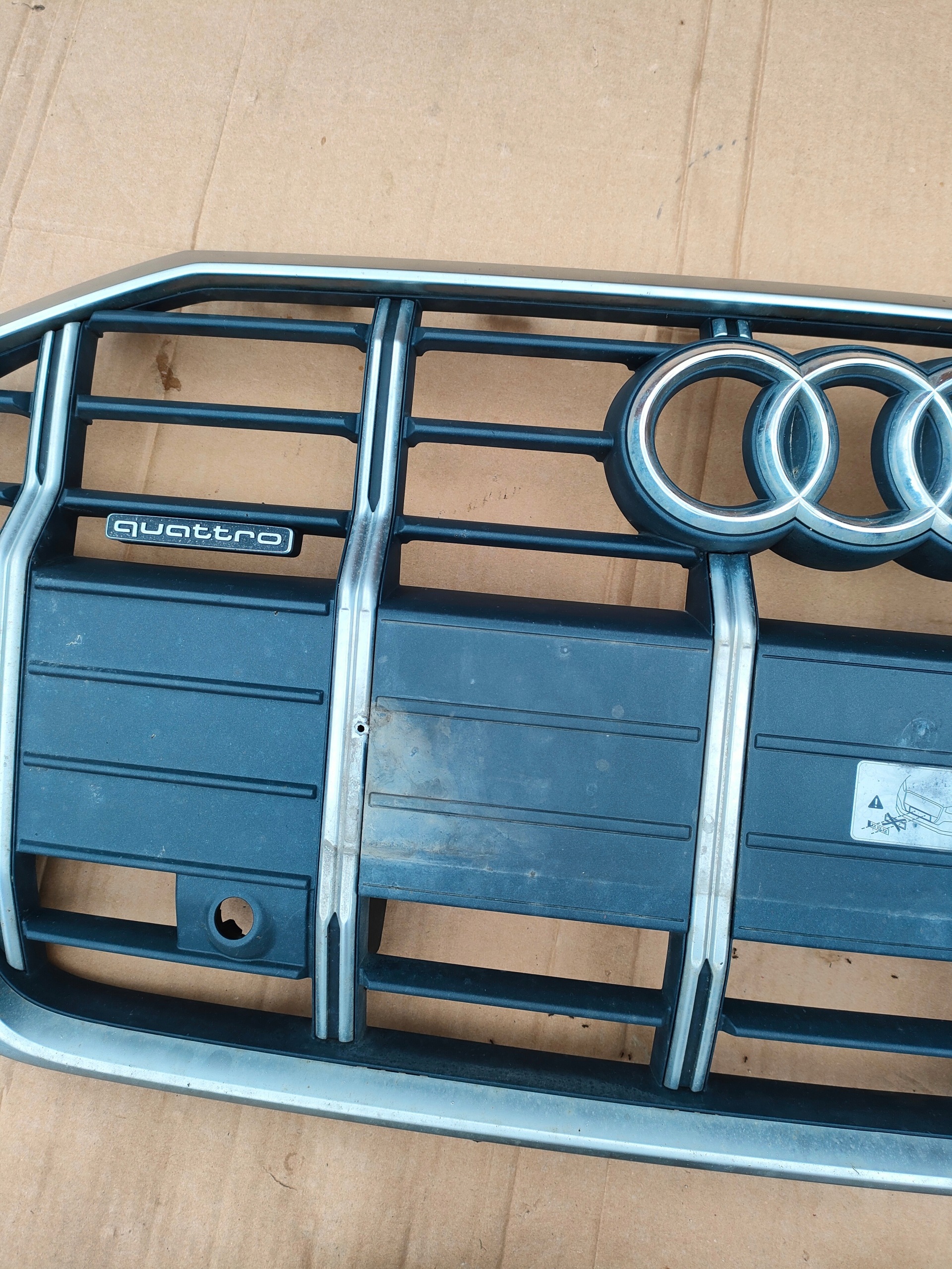 ! Grille 4K0853651F 4K0853653F Audi A6 C8 Chrom