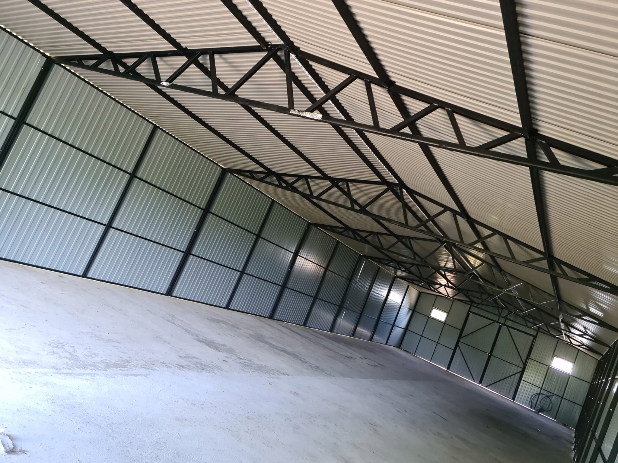 MAGAZYN BLASZANY HALA 7x16 BLASZAK + BRAMA Szerokość 7 m