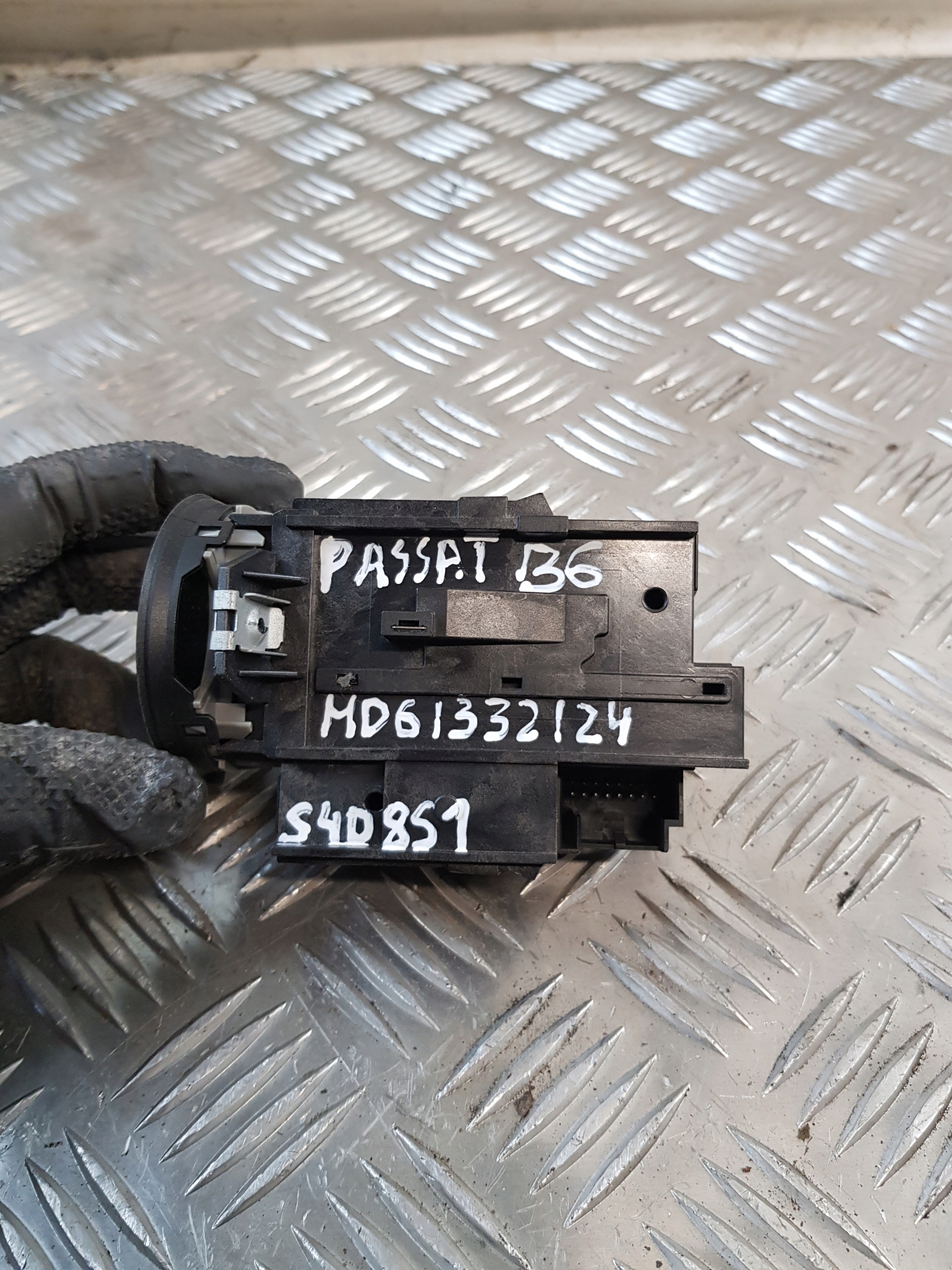 VW PASSAT B6 ignition + key 3C0905843Q