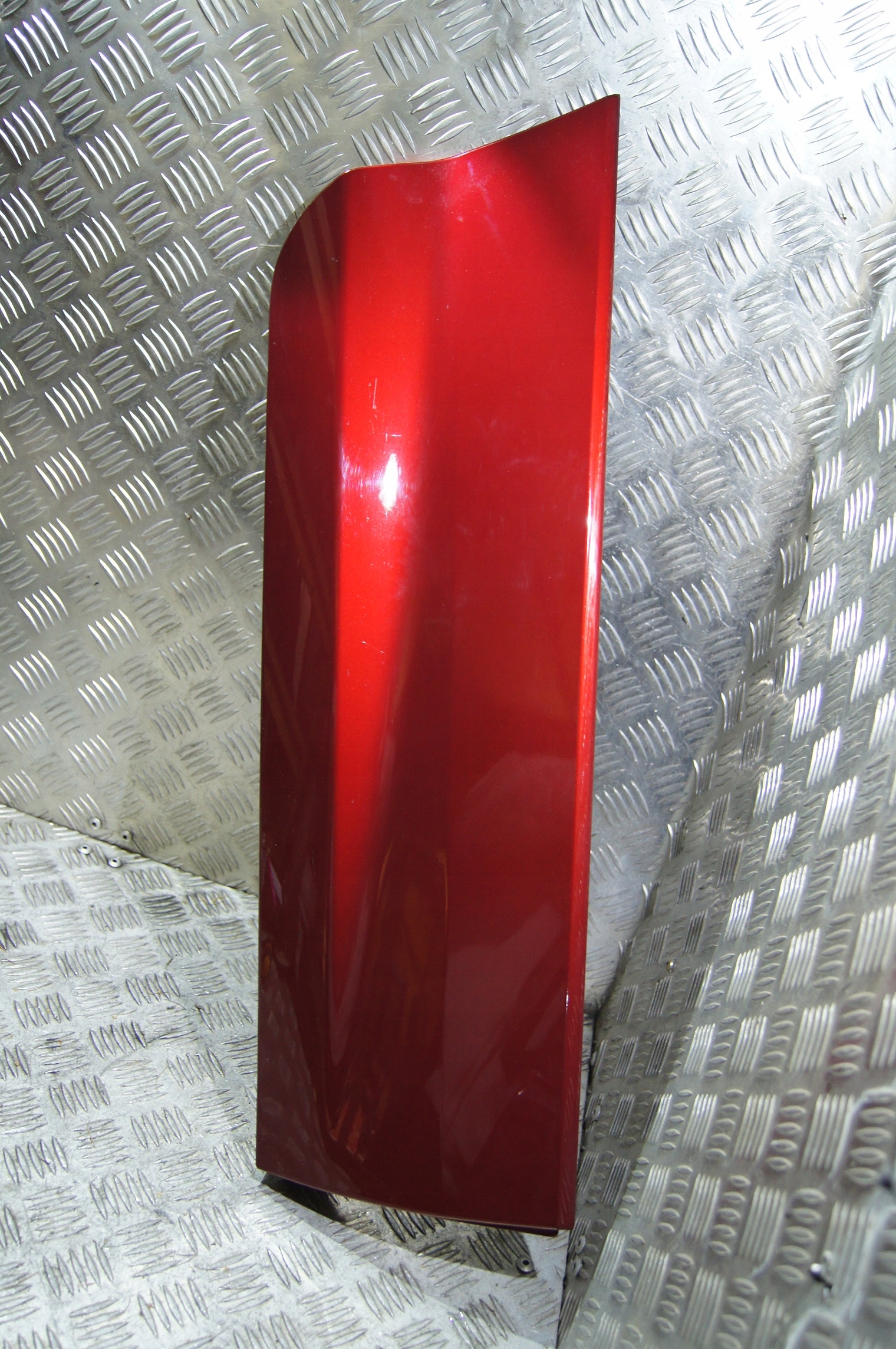 Молдинг двери задний правый Kuga MK2 Lift Ruby Red