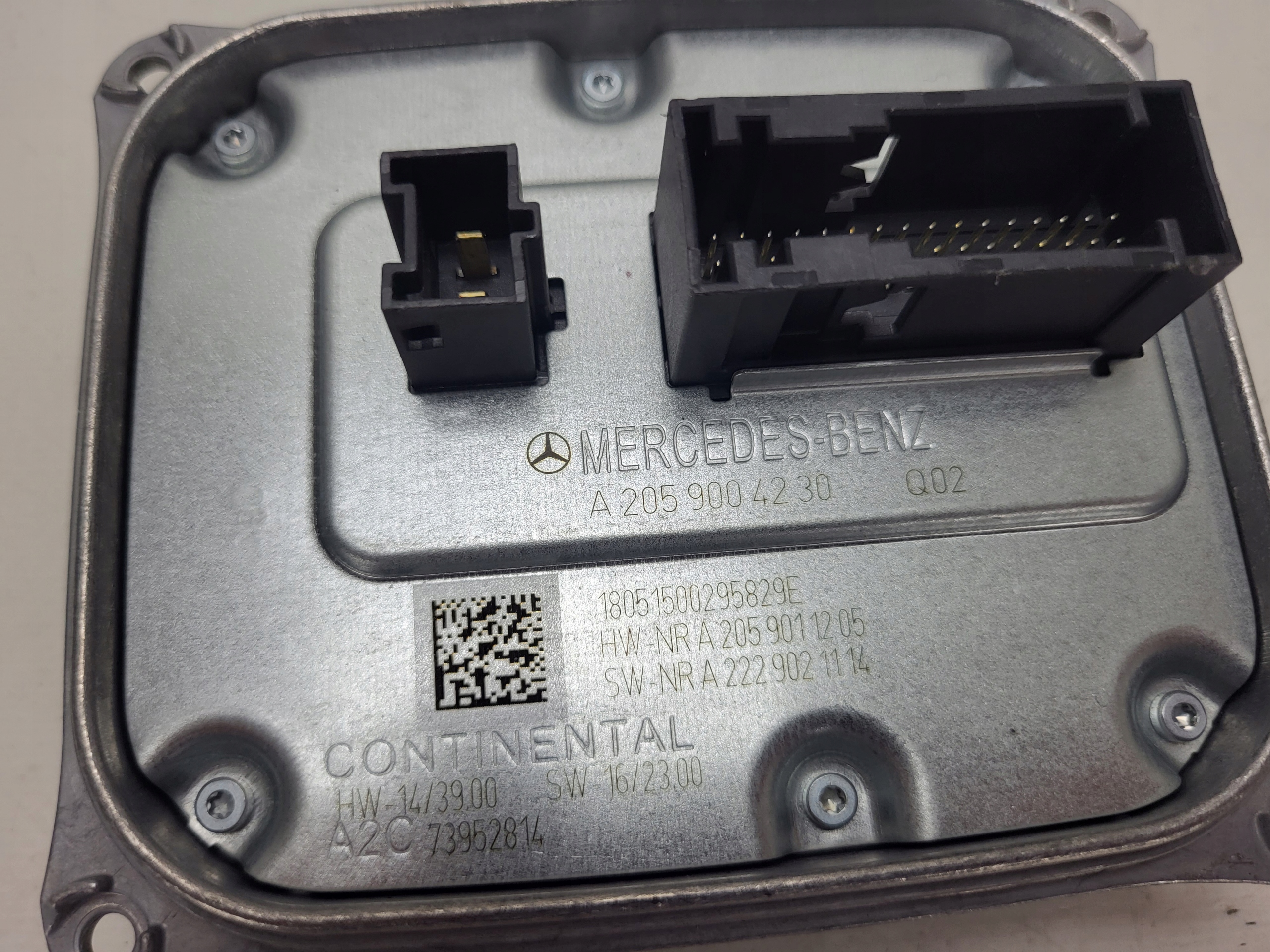 MERCEDES W205 moduł LED przetwornica 2059004230 Producent części Mercedes-Benz OE