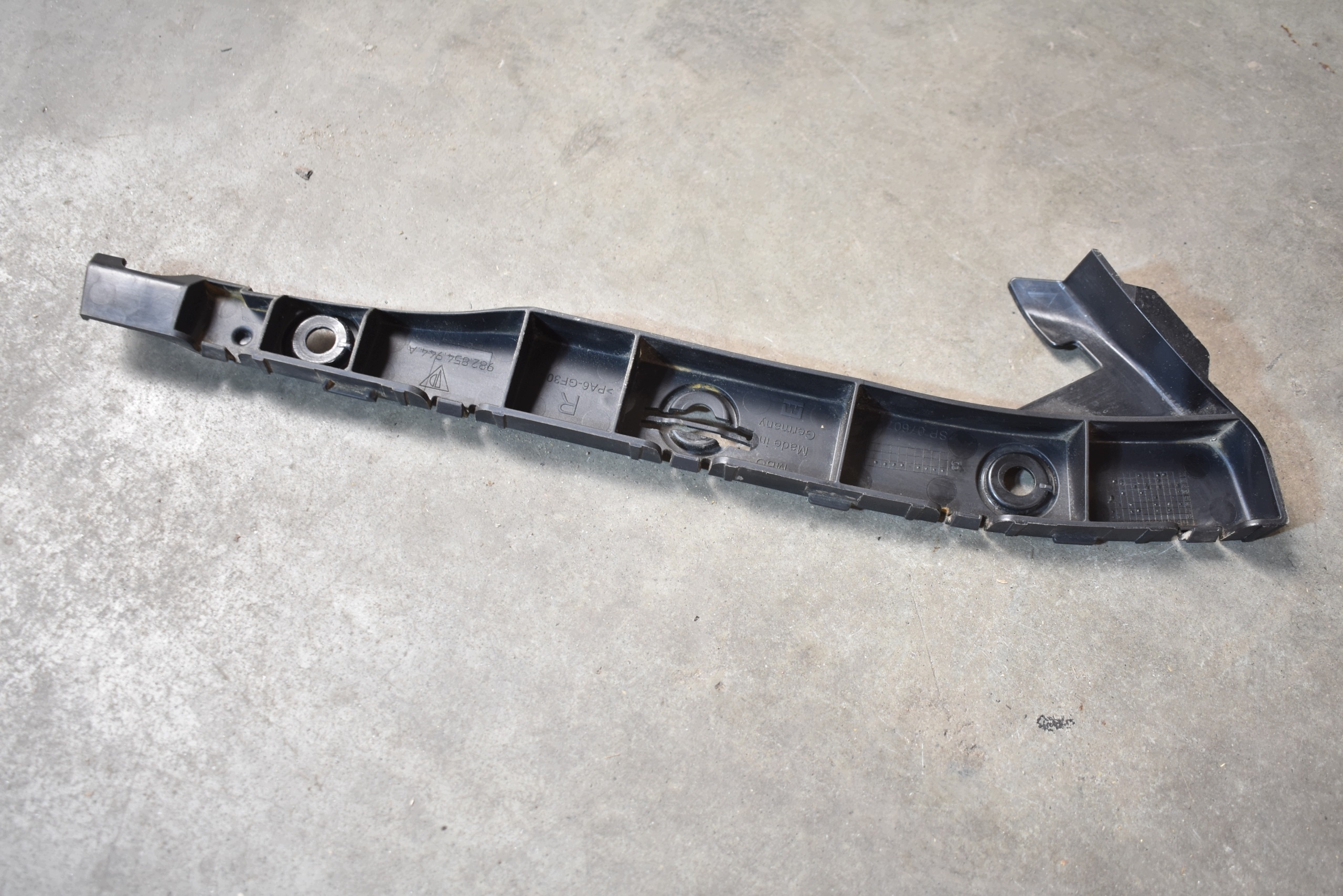IDEALNY Supporto staffa MINIGONNE Destro PORSCHE 982 1