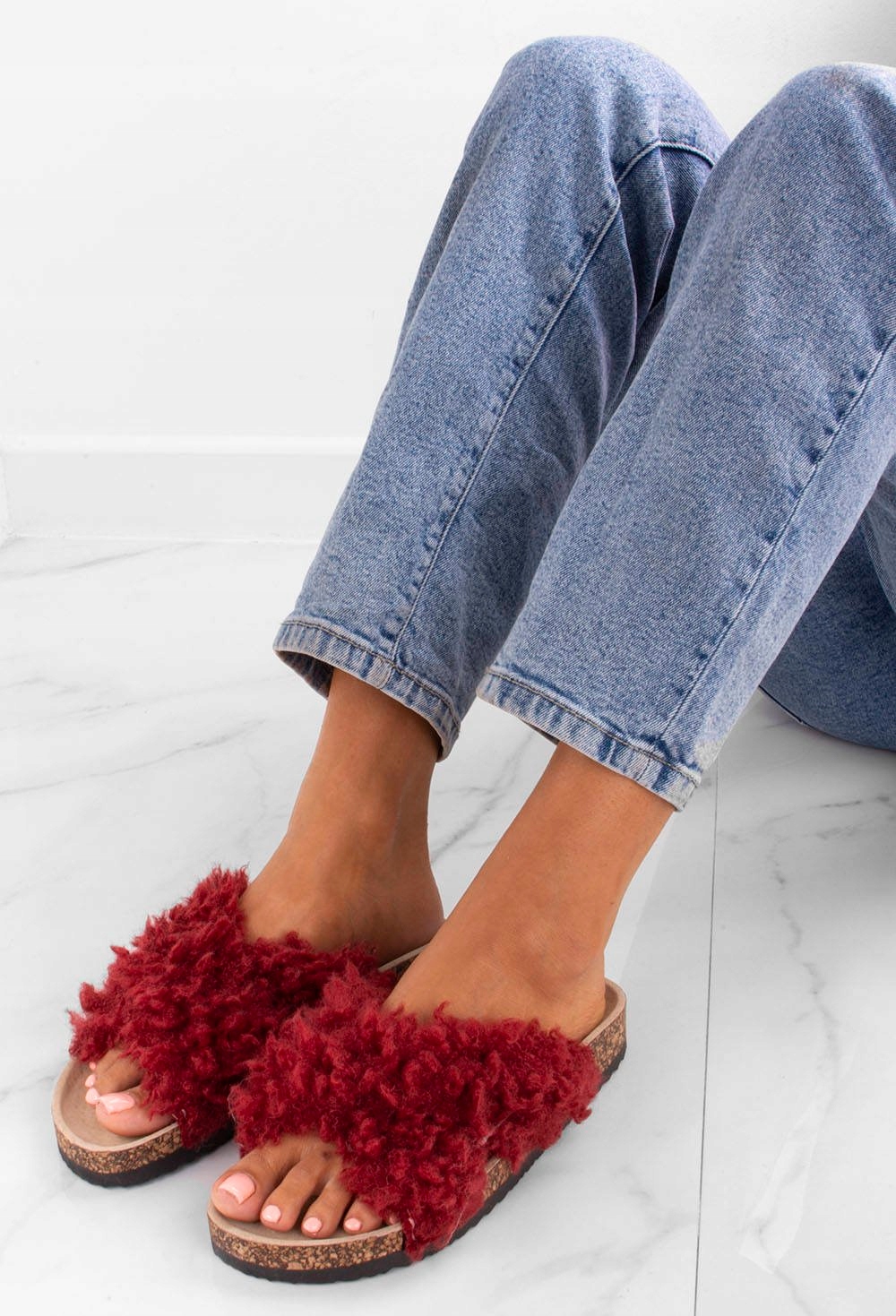 BORDOWE KAPCIE KLAPKI Z FUTERKIEM CIAPKI DOMOWE 37 Wzór dominujący bez wzoru