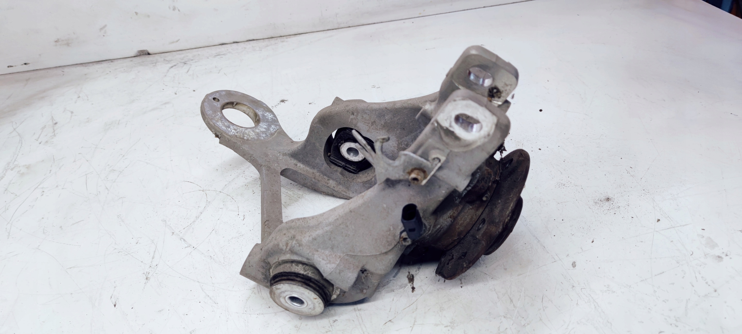 swing right rear part AUDI A4 A6 C7 A7 8K0505436AA