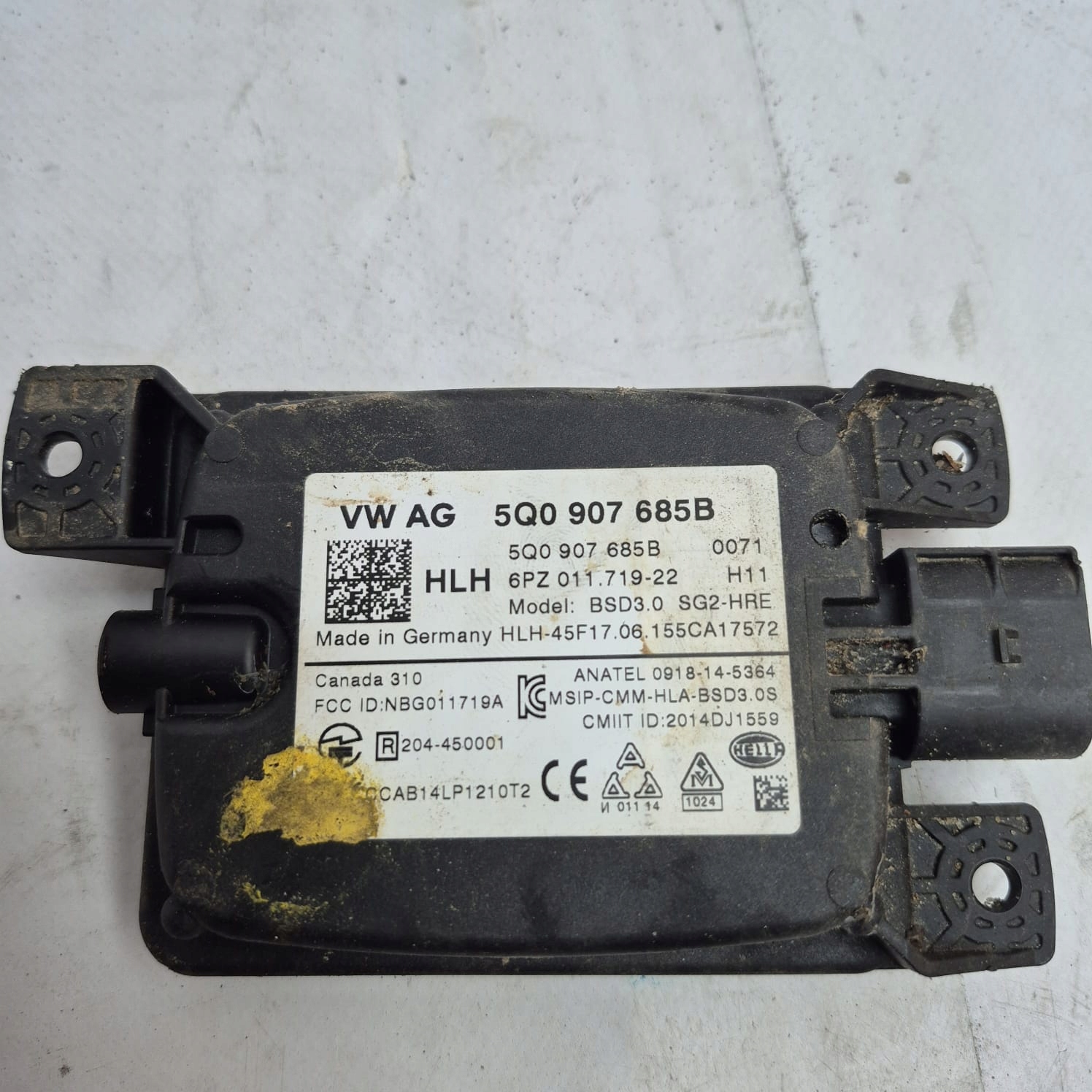 VW GOLF VII SPORTSVAN -> module ASYSTENT changes supports + holder 5Q0907685B