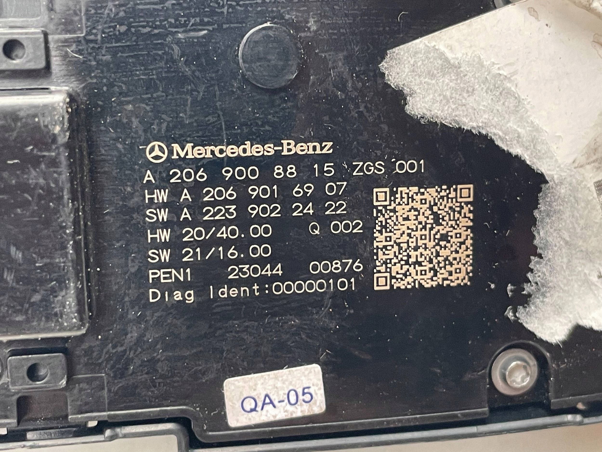 MERCEDES 206 switch control panel of the window 2069008815 original !J
