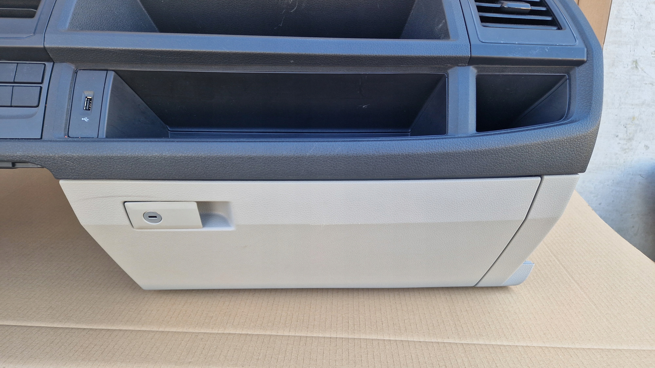console dashboard instrument panel VW T6 original 7E1857051