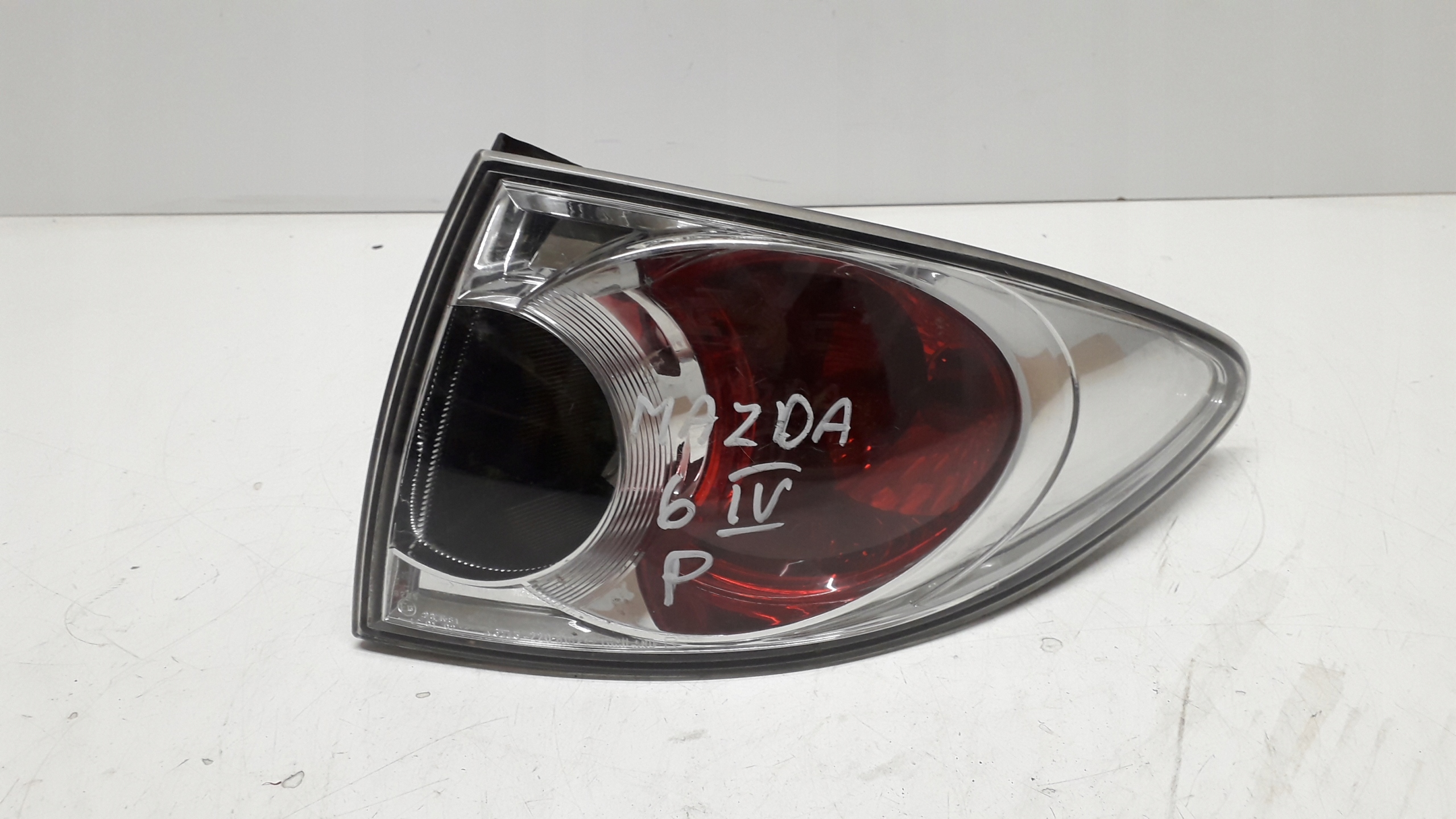 MAZDA 6 VI KOMBI 02-05 LAMPA PRAWA TYLNA ZEWN. EU