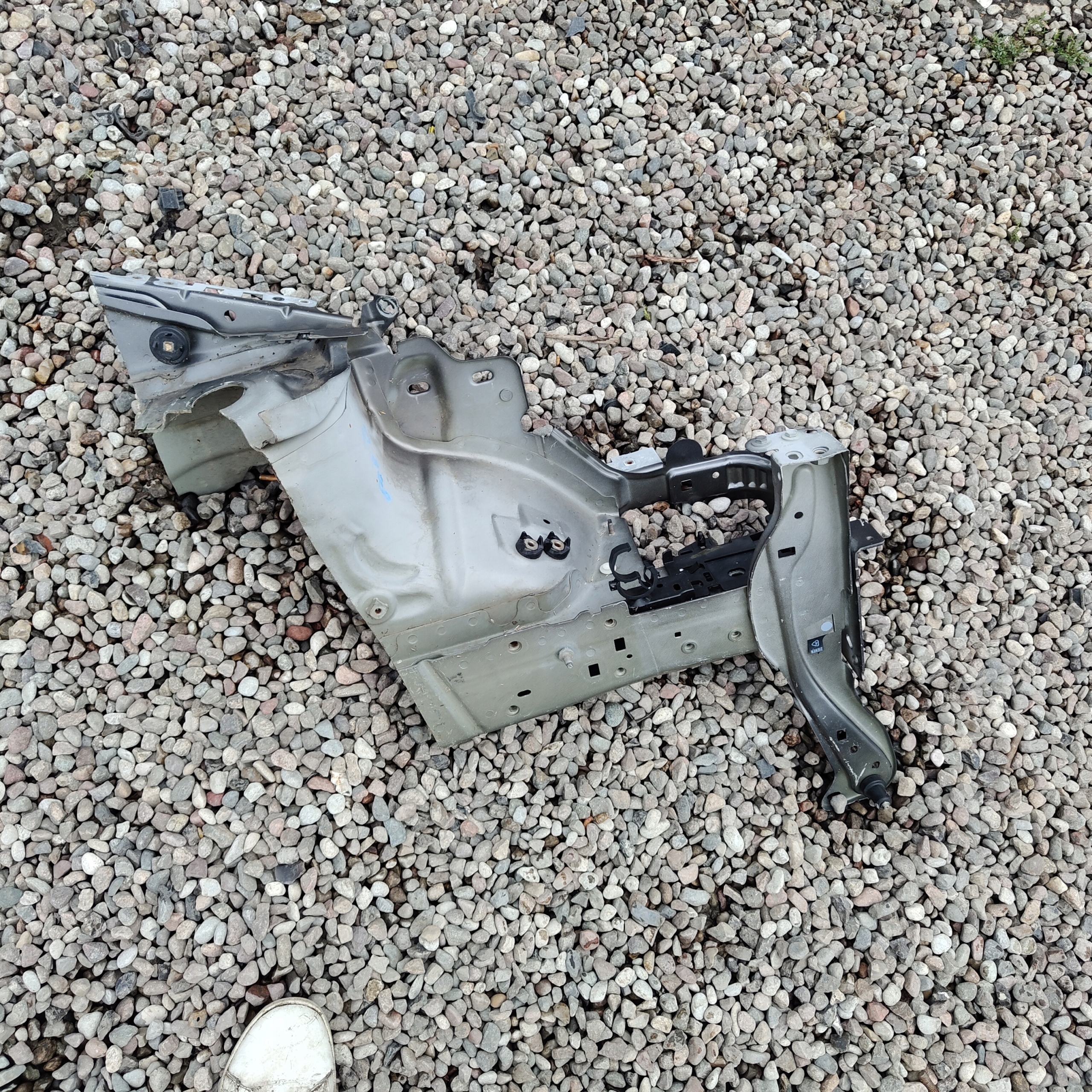 front body quarter left PEUGEOT 2008 and