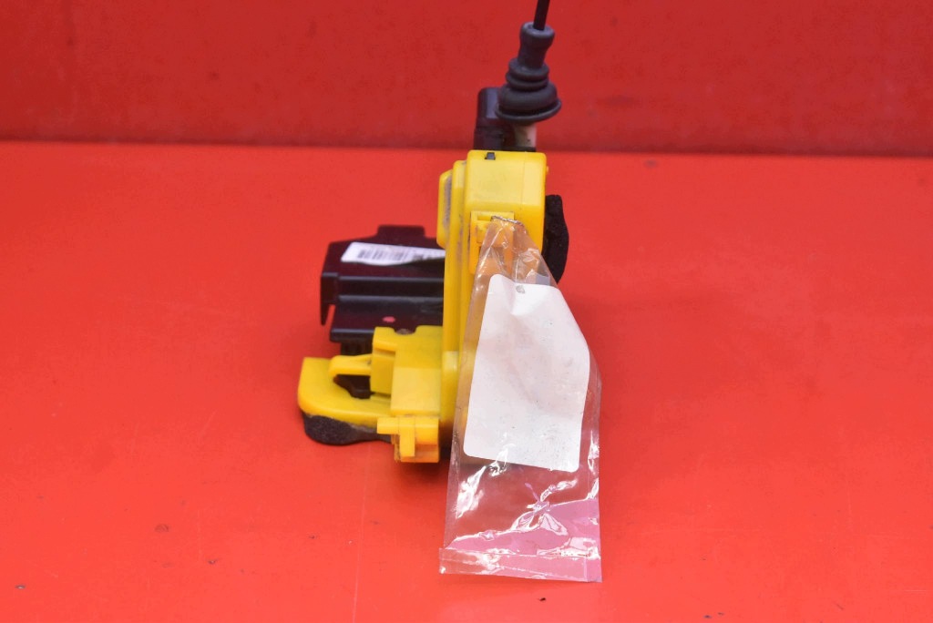lock door left front front EU 81310-A2100 KIA CEED 2 II KOMBI 12-15
