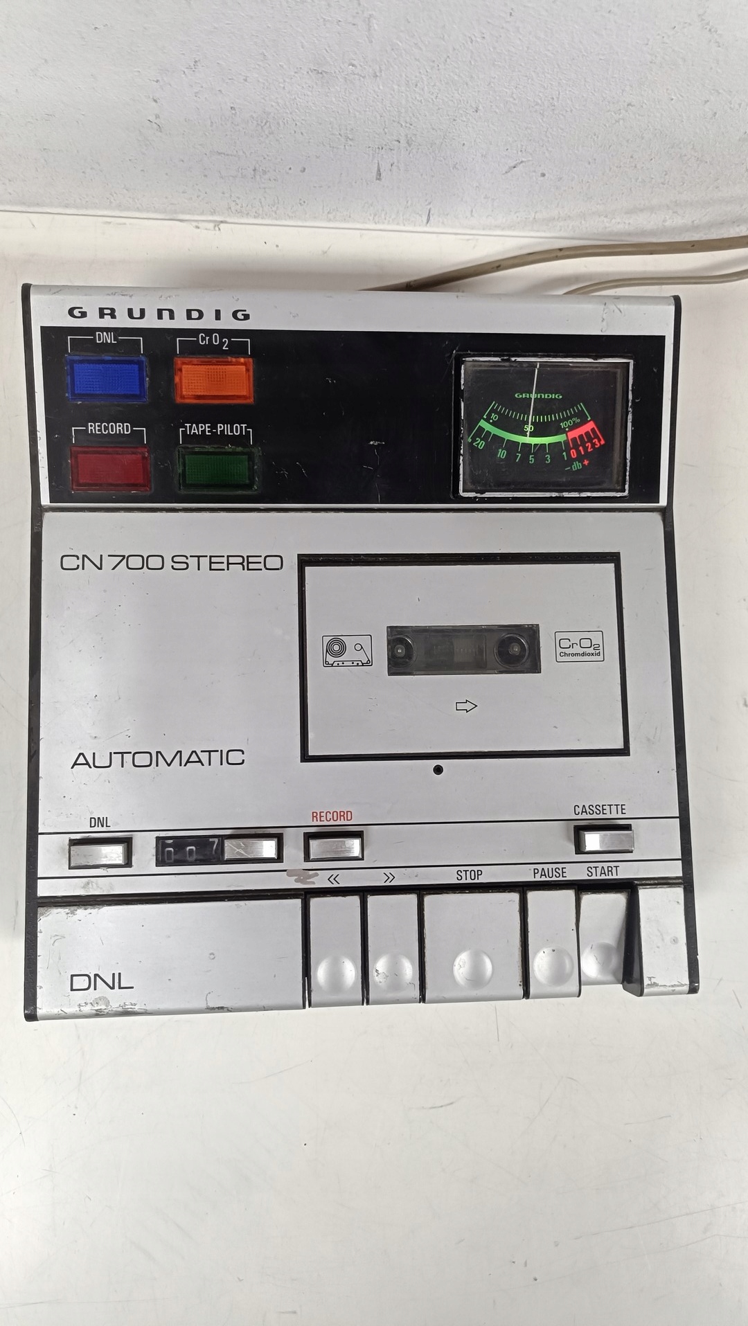 Кассетный магнитофон Grundig CN 830 черный