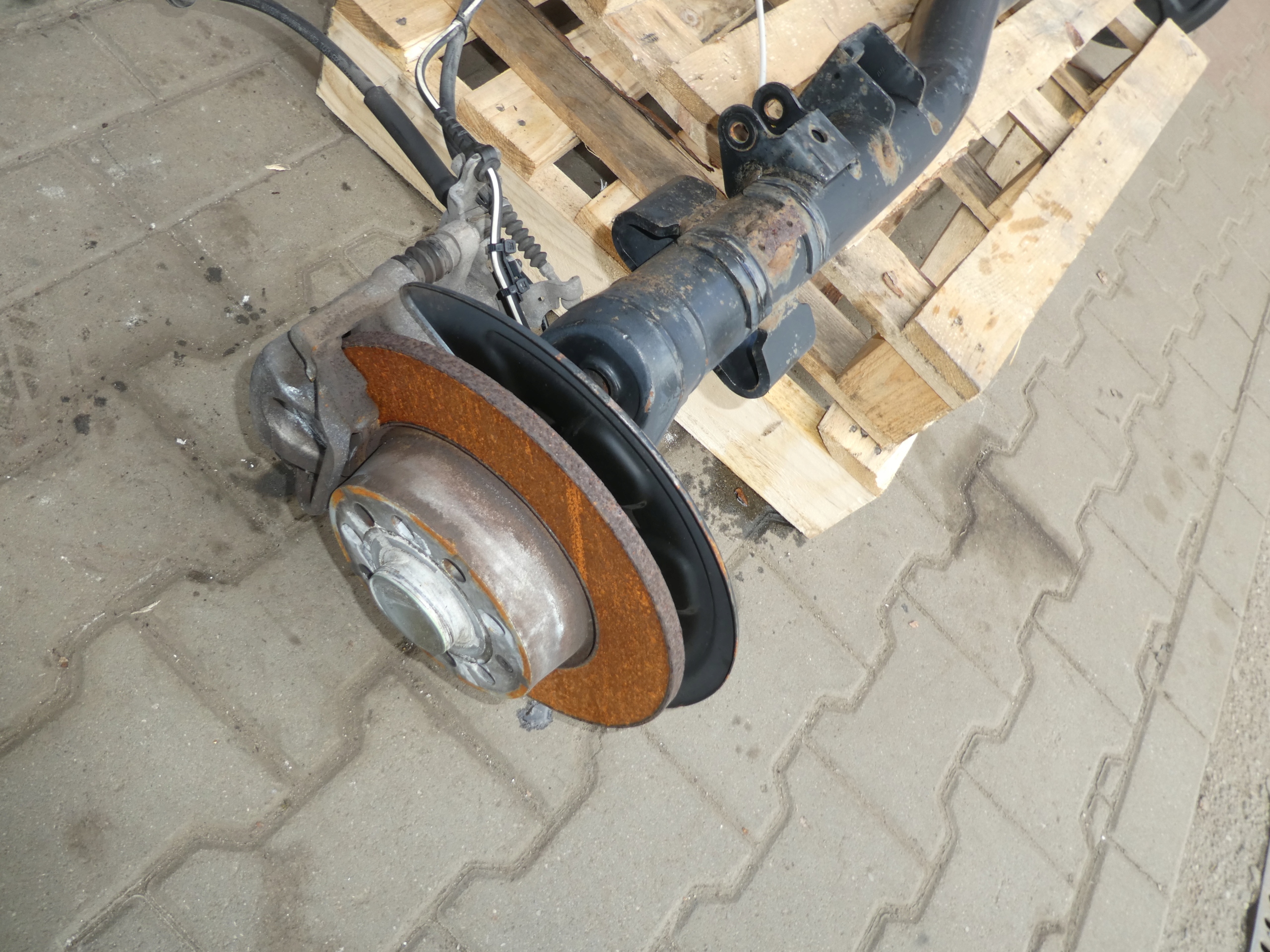 sususpension sider axis rear part VW CADDY IV 2K5500051