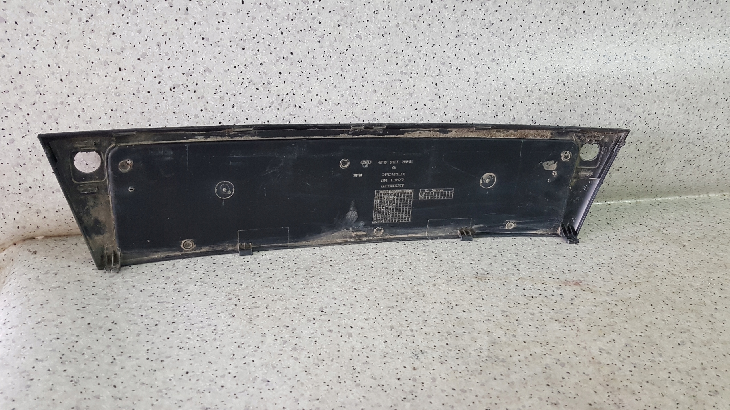 AUDI A6 C6 pad cap signs bumper front 3373