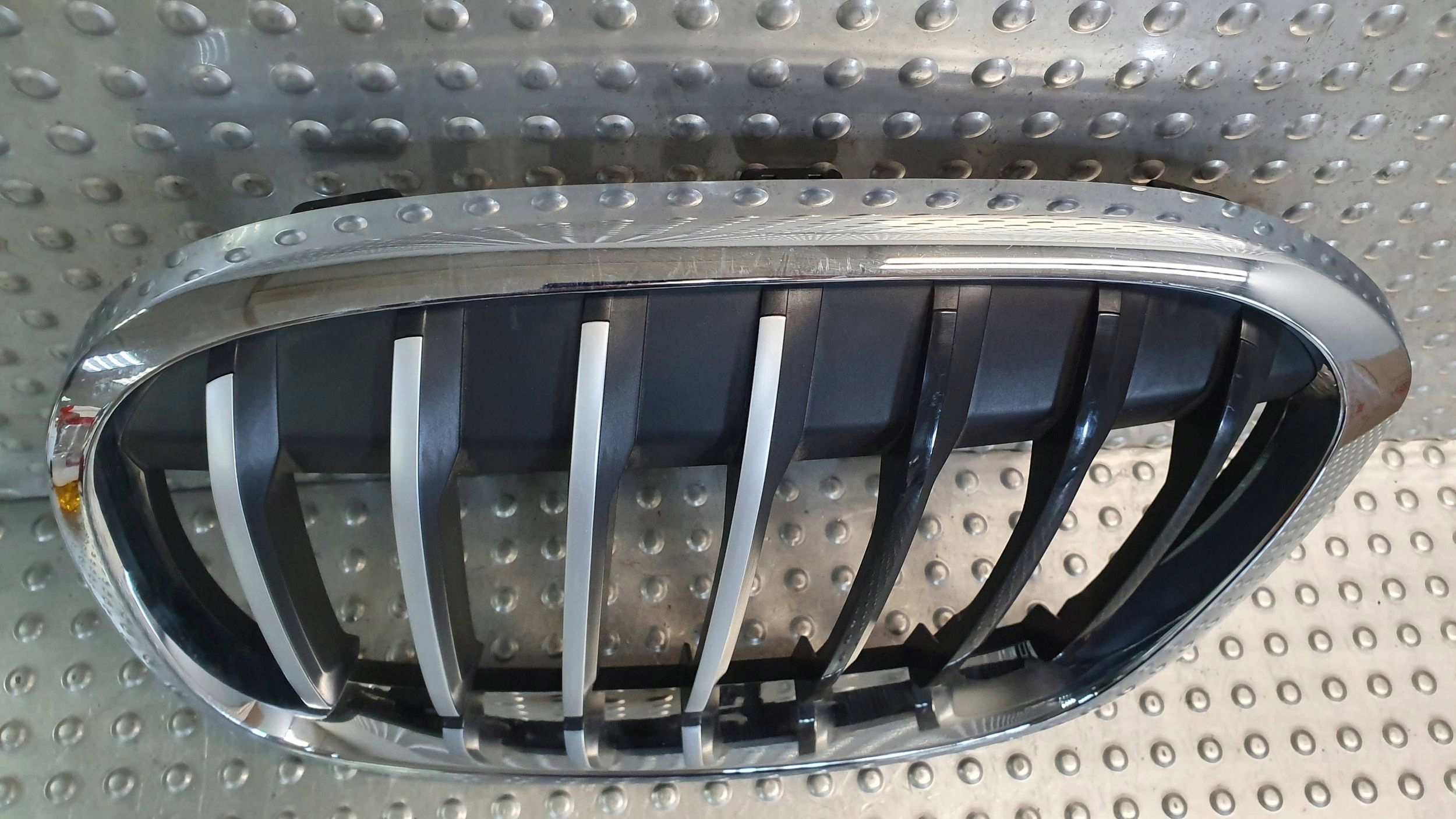 hűtőrács hip pack bal BMW X1 F48 7354823 15