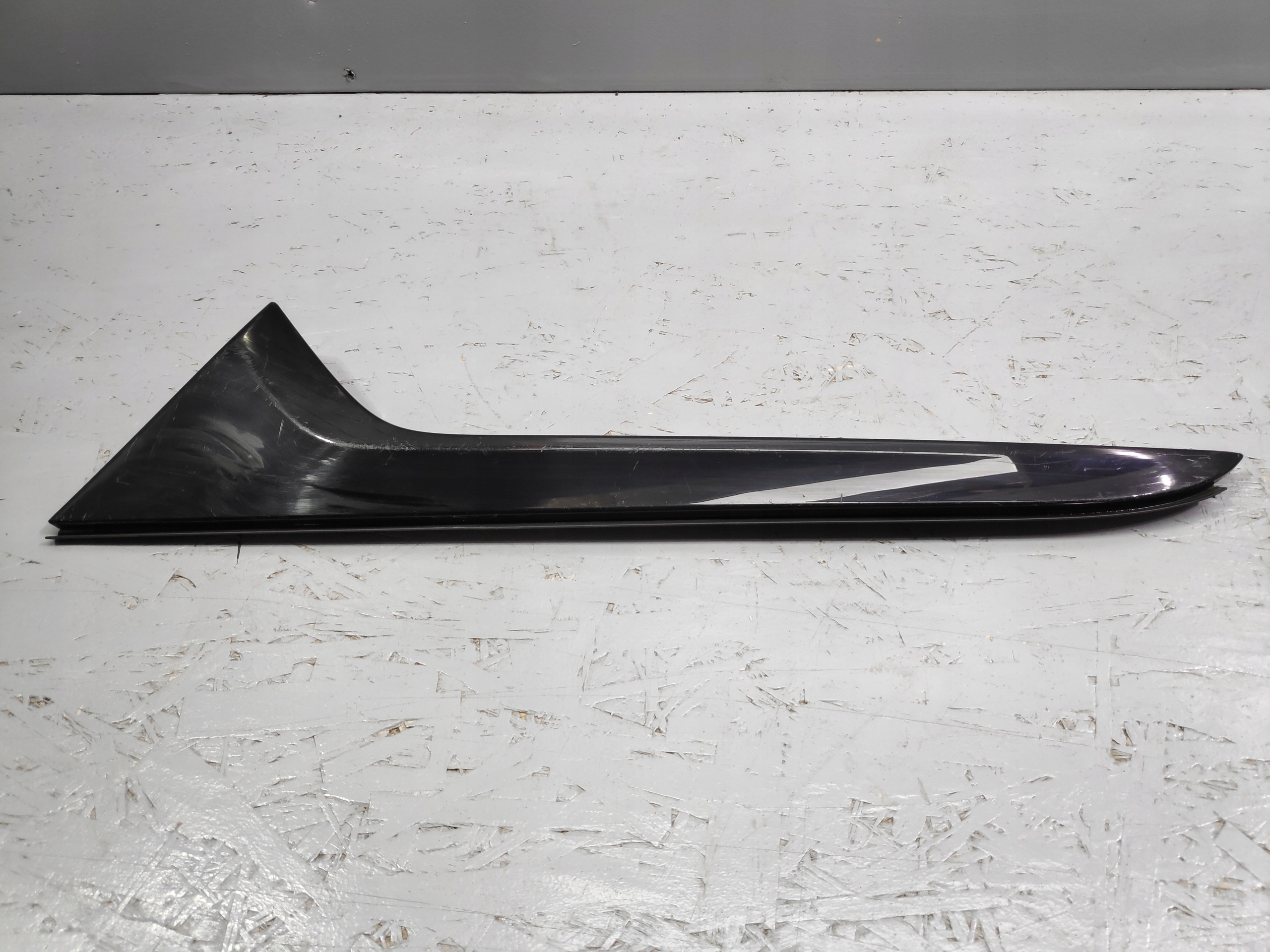 AUDI A6 C8 накладка люка ліва задня задня 4k9854871