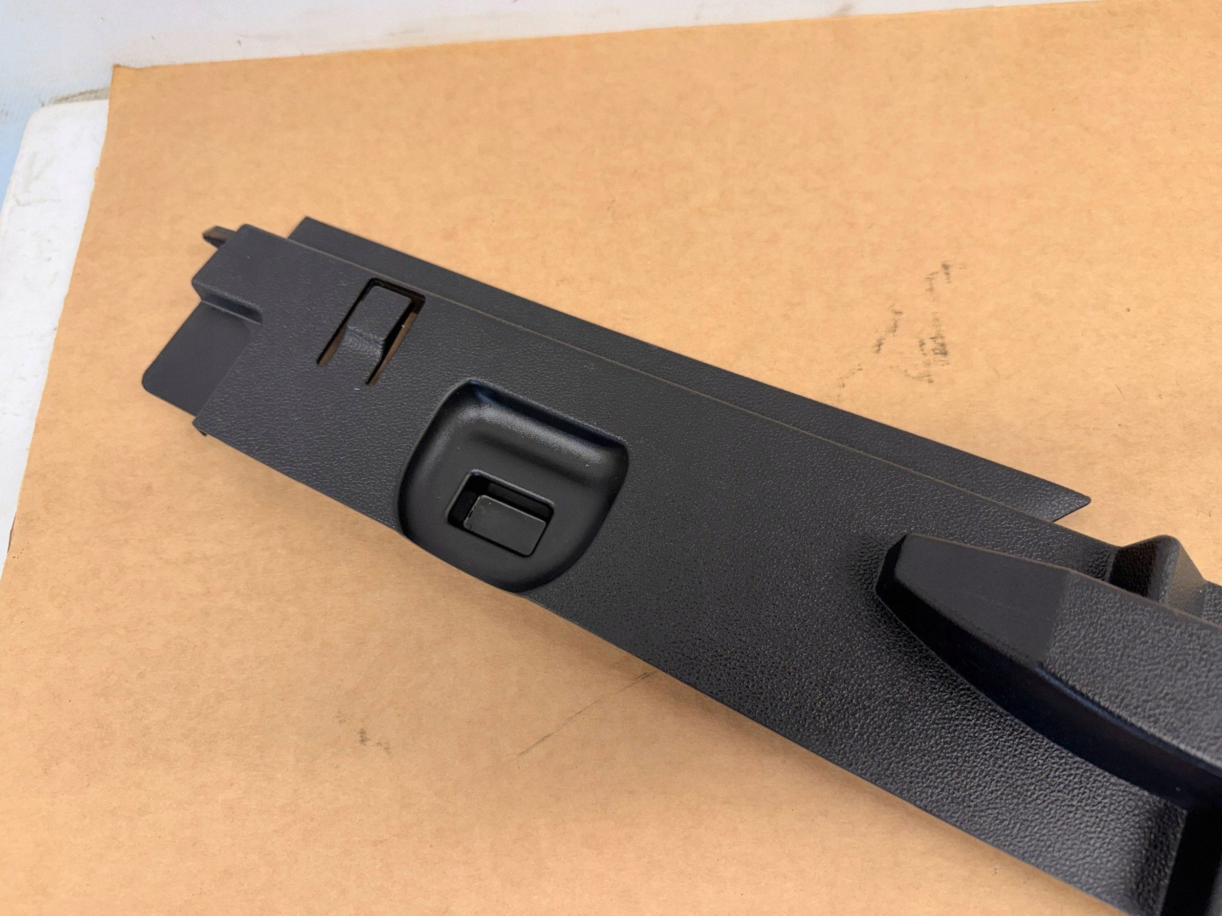 Renault Megane IV KOMBI cover boot left 767H32643R