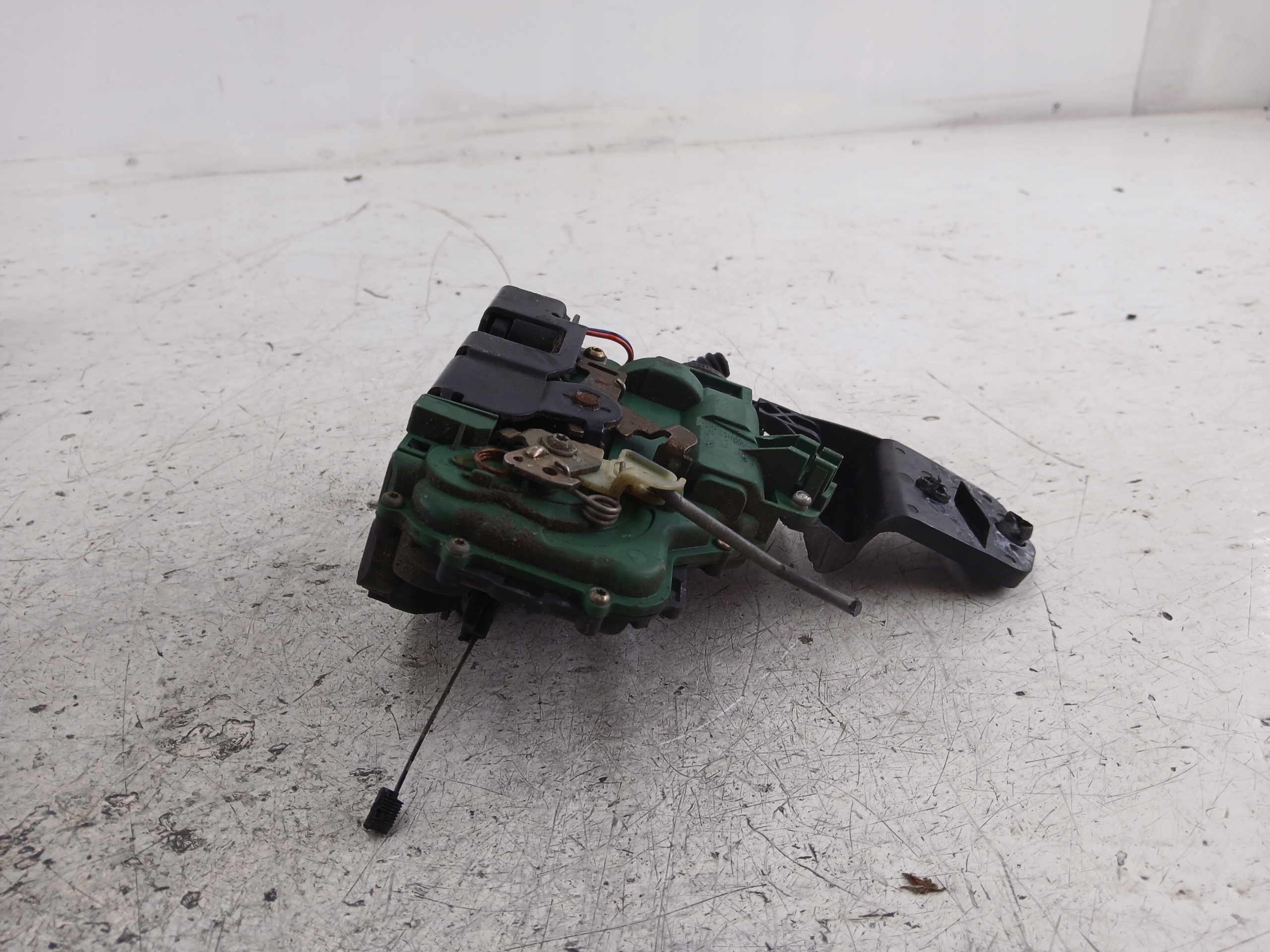 VW PASSAT B5 lock door right front