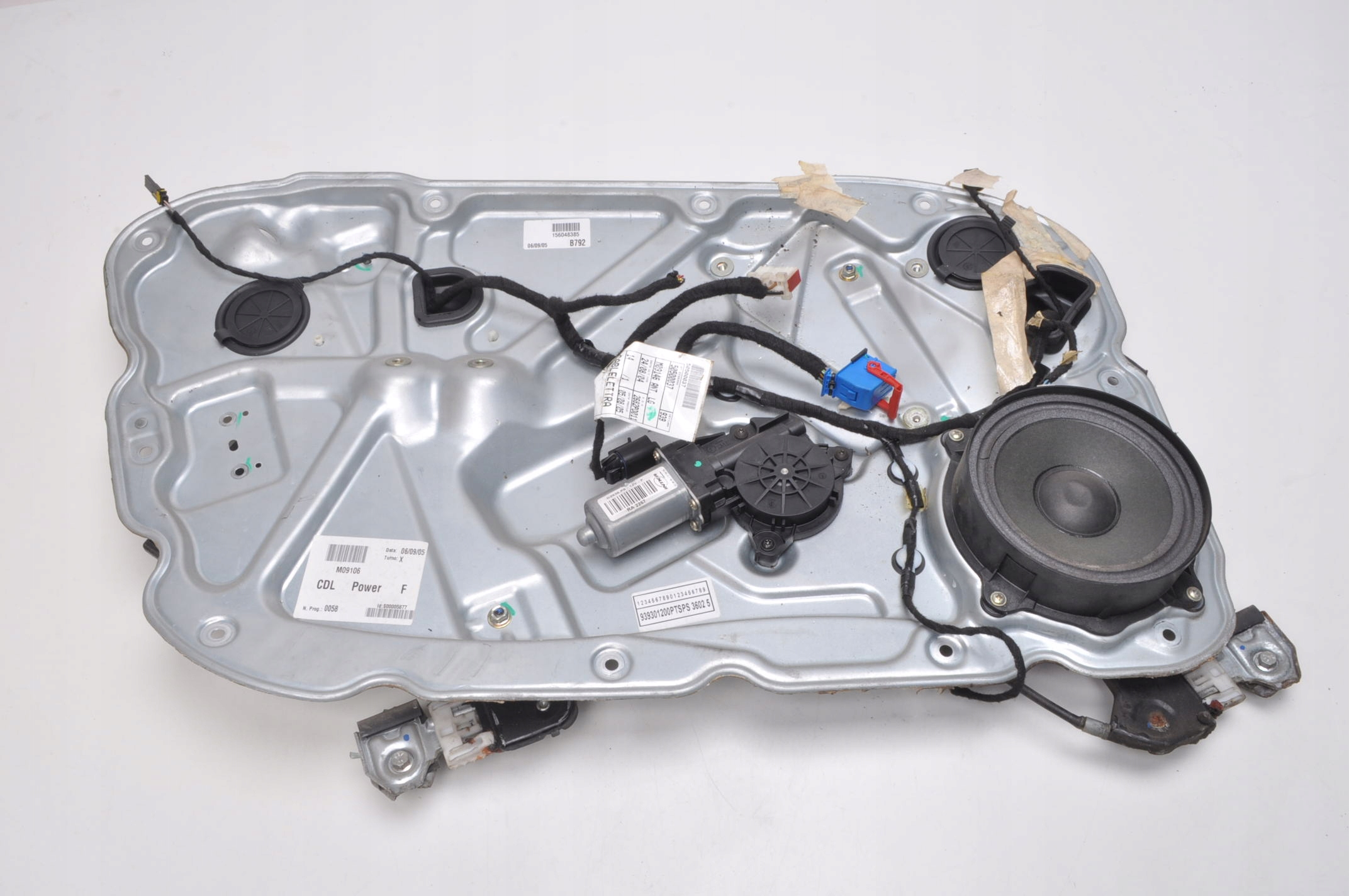 ALFA ROMEO 159 PODNOŚNIK SZYBY LEWY PRZÓD PRZEDNI 5D SEDAN EUROPA 156048385