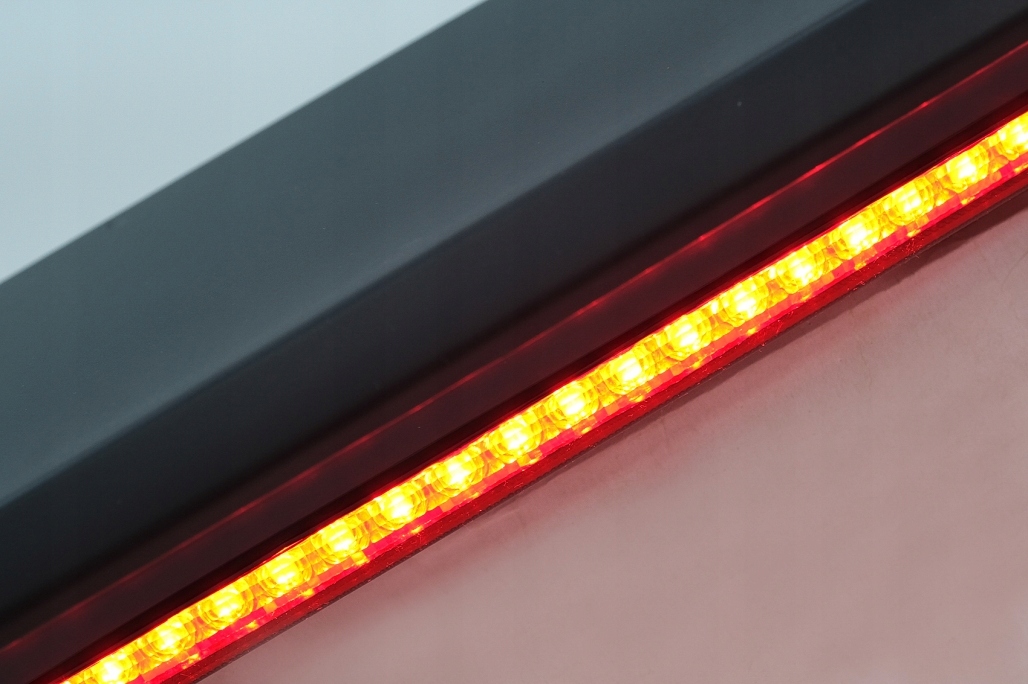 Spojler do VW Golf VI 2008 LED hamowania R20 Look Part number 5985908