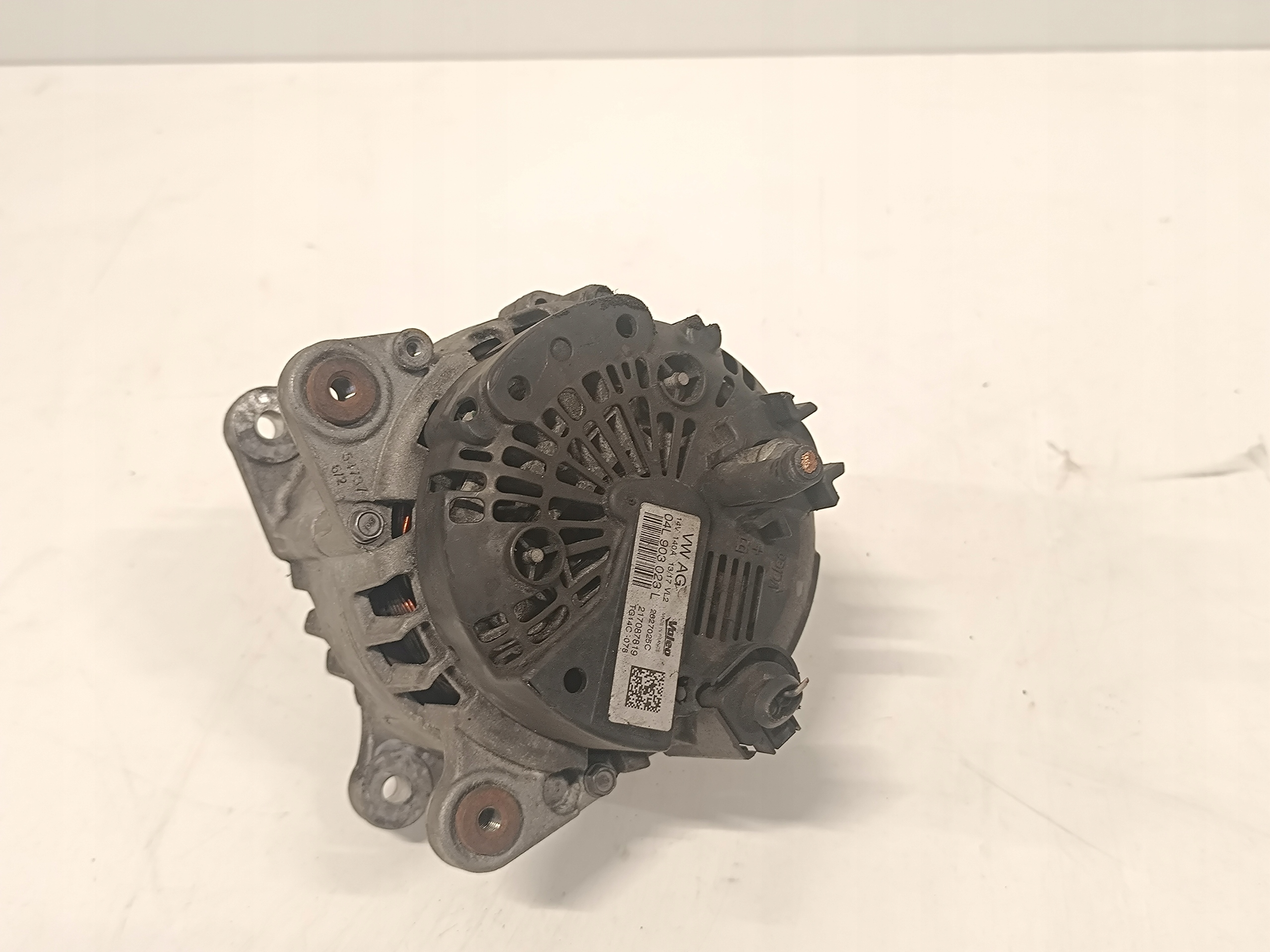 генератор Audi seat SKODA OCTAVIA vw Golf 1.6 2.0tdi 04L903023L 140A valeo
