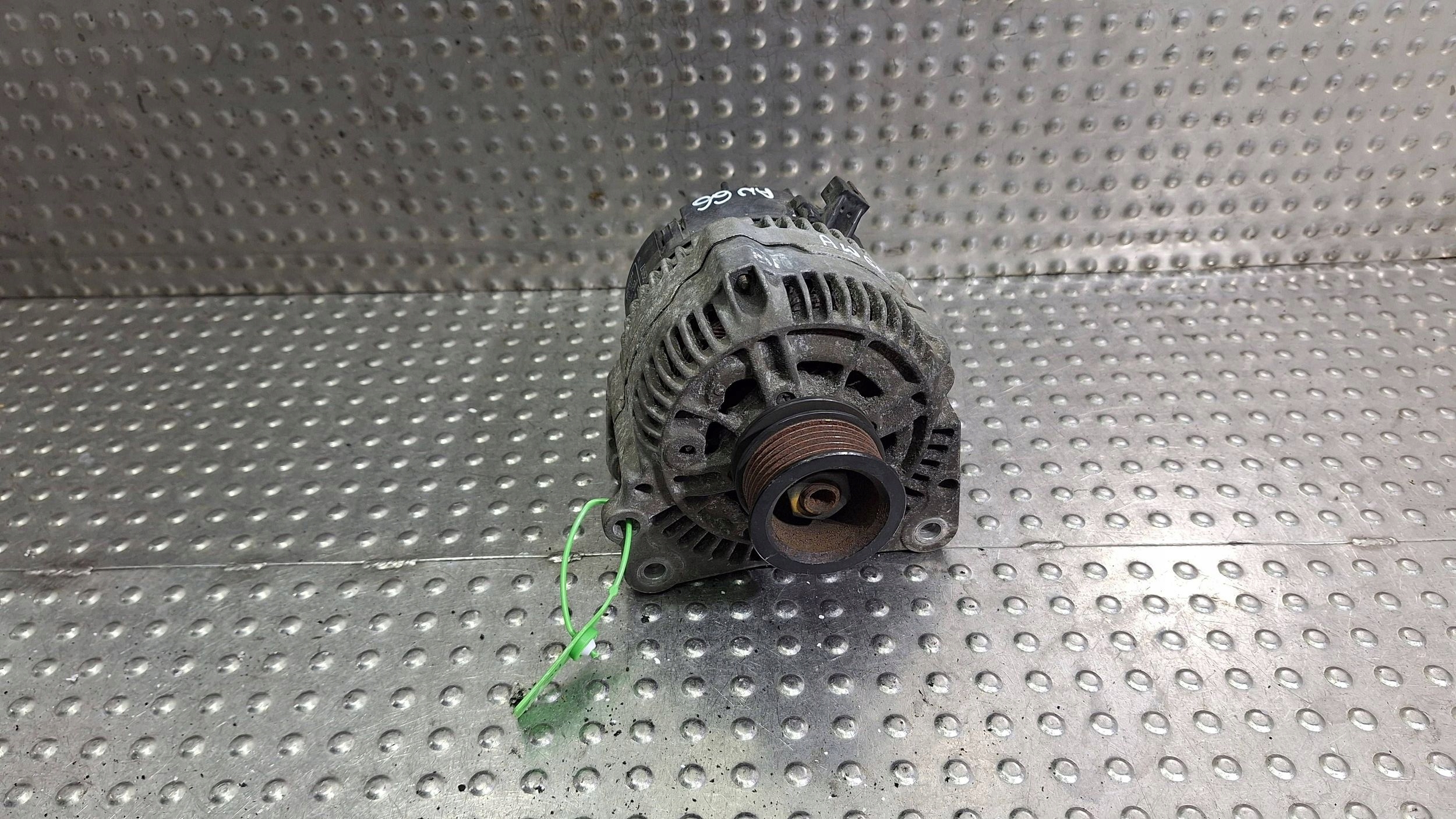 alternatore 70A 037903025B AUDI A3 8L LEON e GOLF IV BORA OCTAVIA e 1.4 1.6