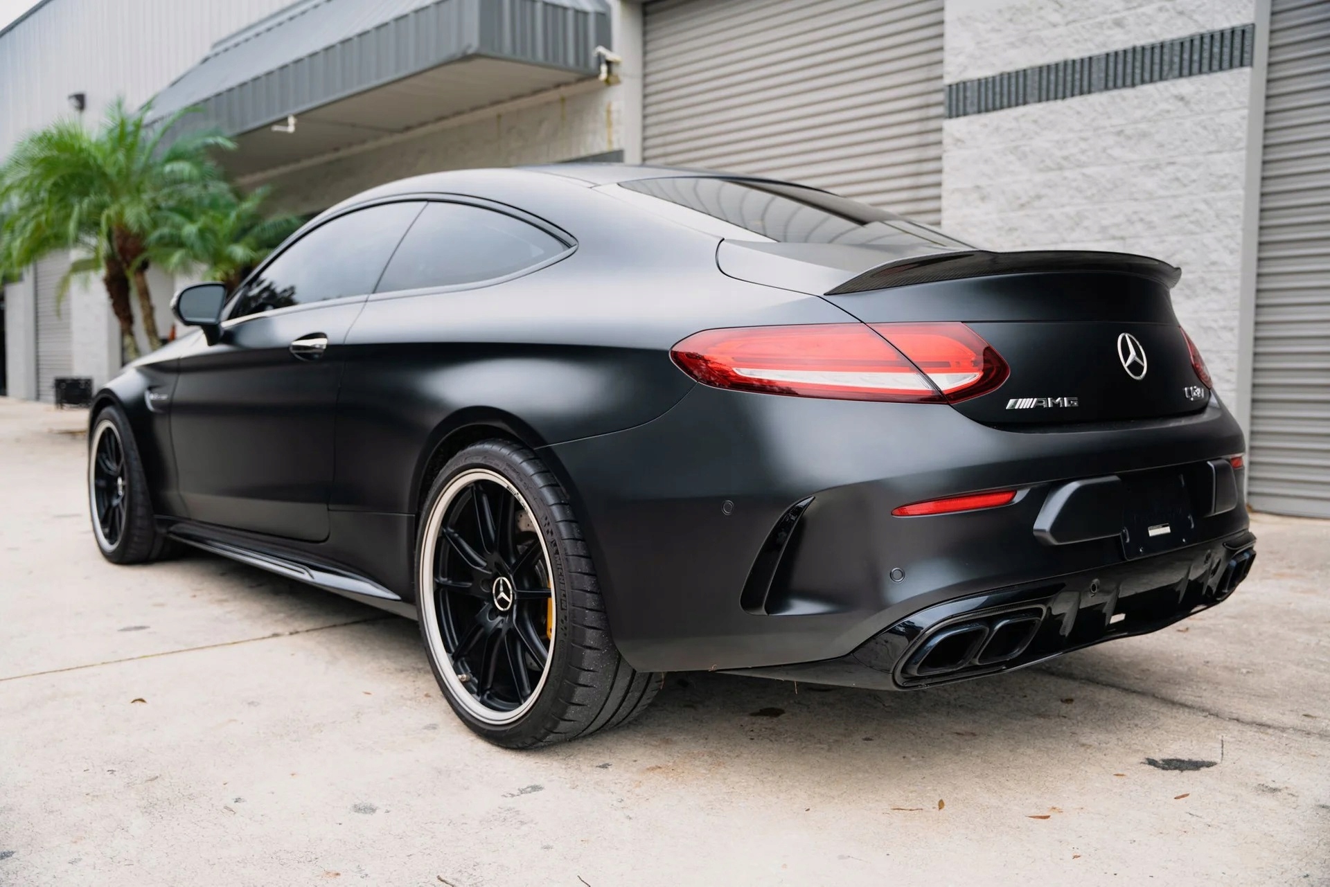 FOLIA CZARNY MAT 152cm CZARNA MATOWA SAMOCHODOWA OKLEINA Z KLEJEM + RAKLA Kod producenta 16570