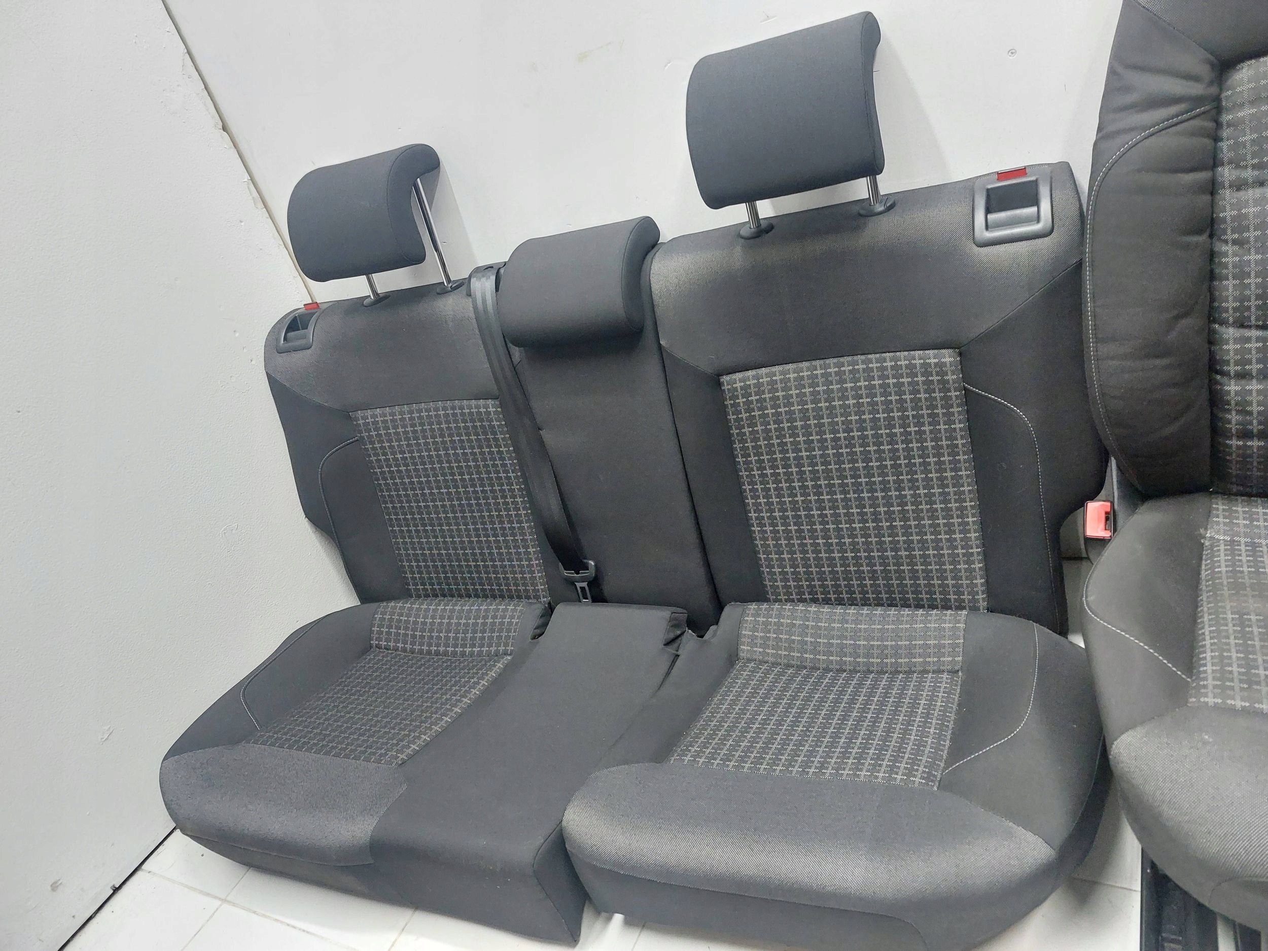 VW POLO V 6R 6C 3D Sitz KOMPLET EUROPA