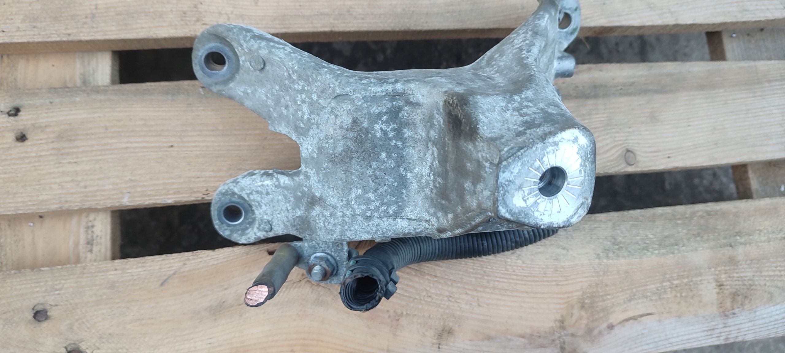 engine mount AUDI A4 A5 A6 A8 Q5 8K0199308BD