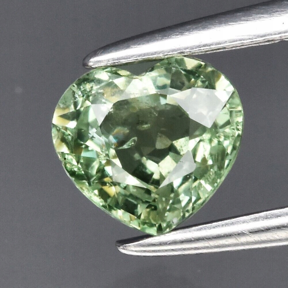 Safír 0.60ct Zelené srdce eCertifikát Wbd