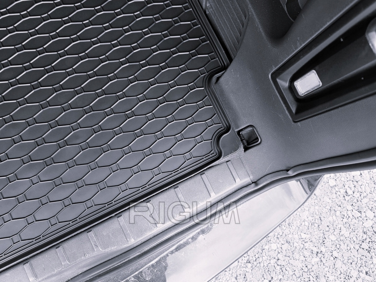 Zestaw dywaników do Peugeot 5008 od 2010 do 2017 - dywaniki gumowe i mata Numer katalogowy producenta 902082404081
