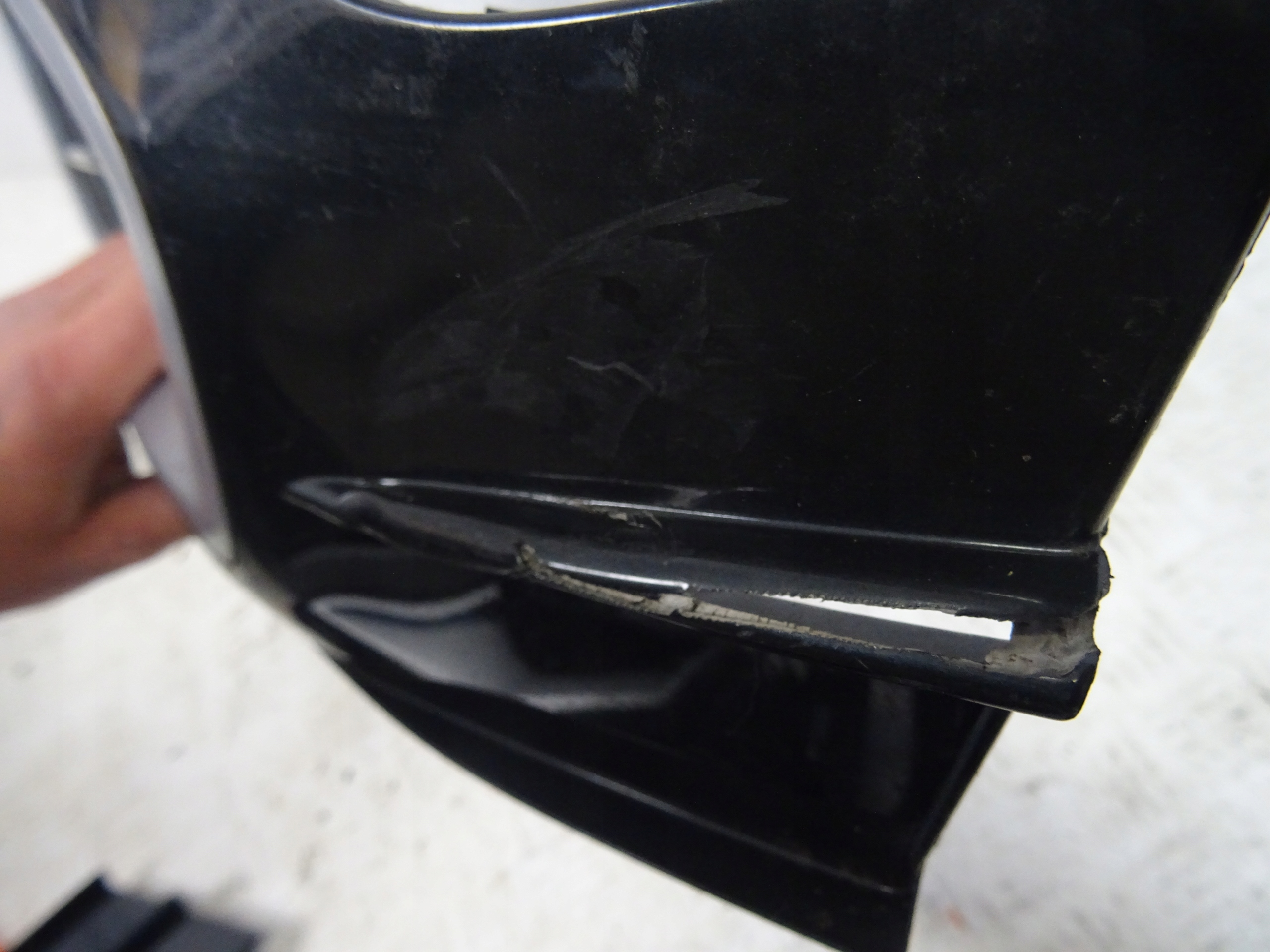 grid of a bumper front front right AUDI Q2 81A807682K