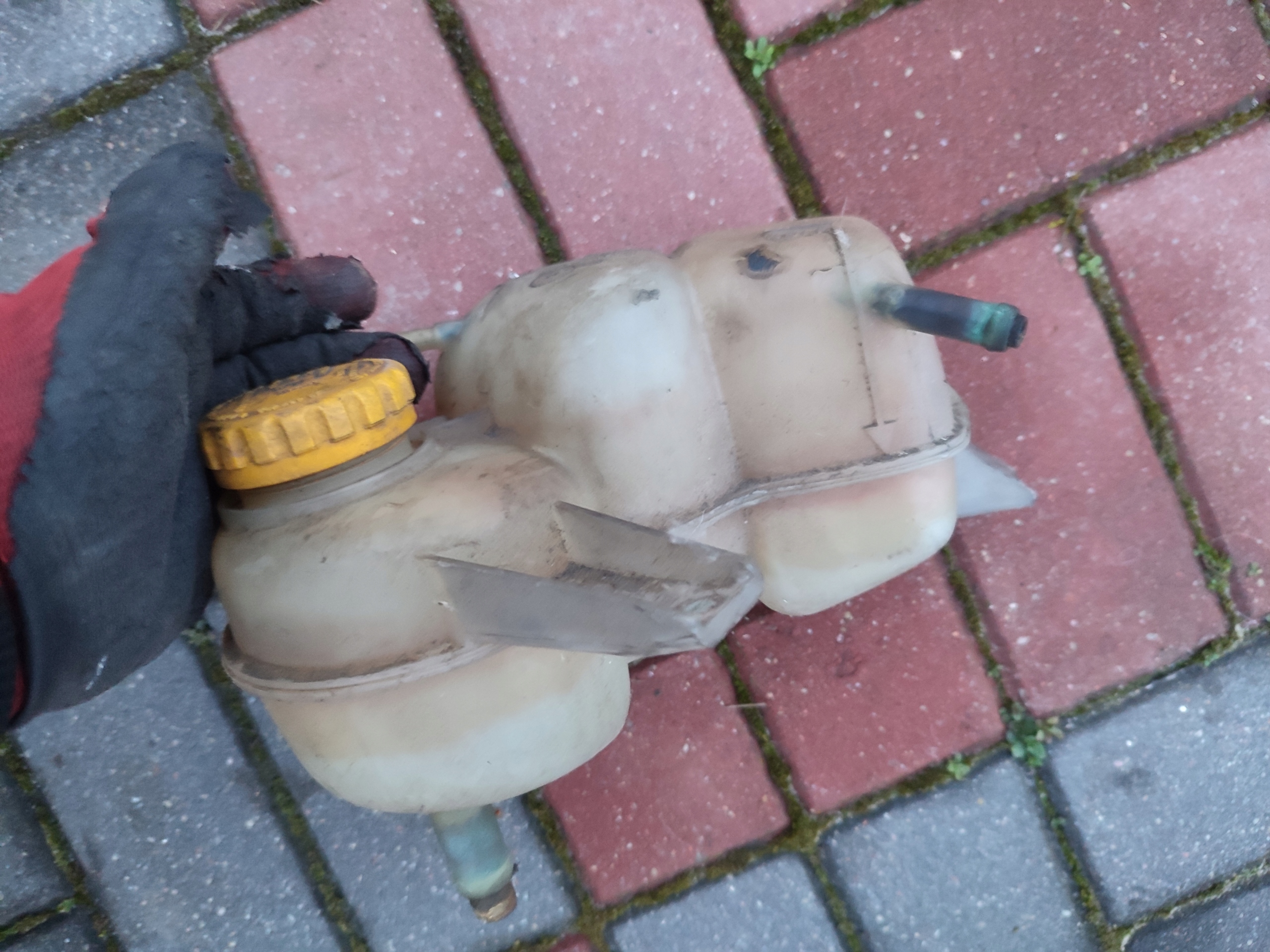 Réservoir eau Opel Astra F 90351853