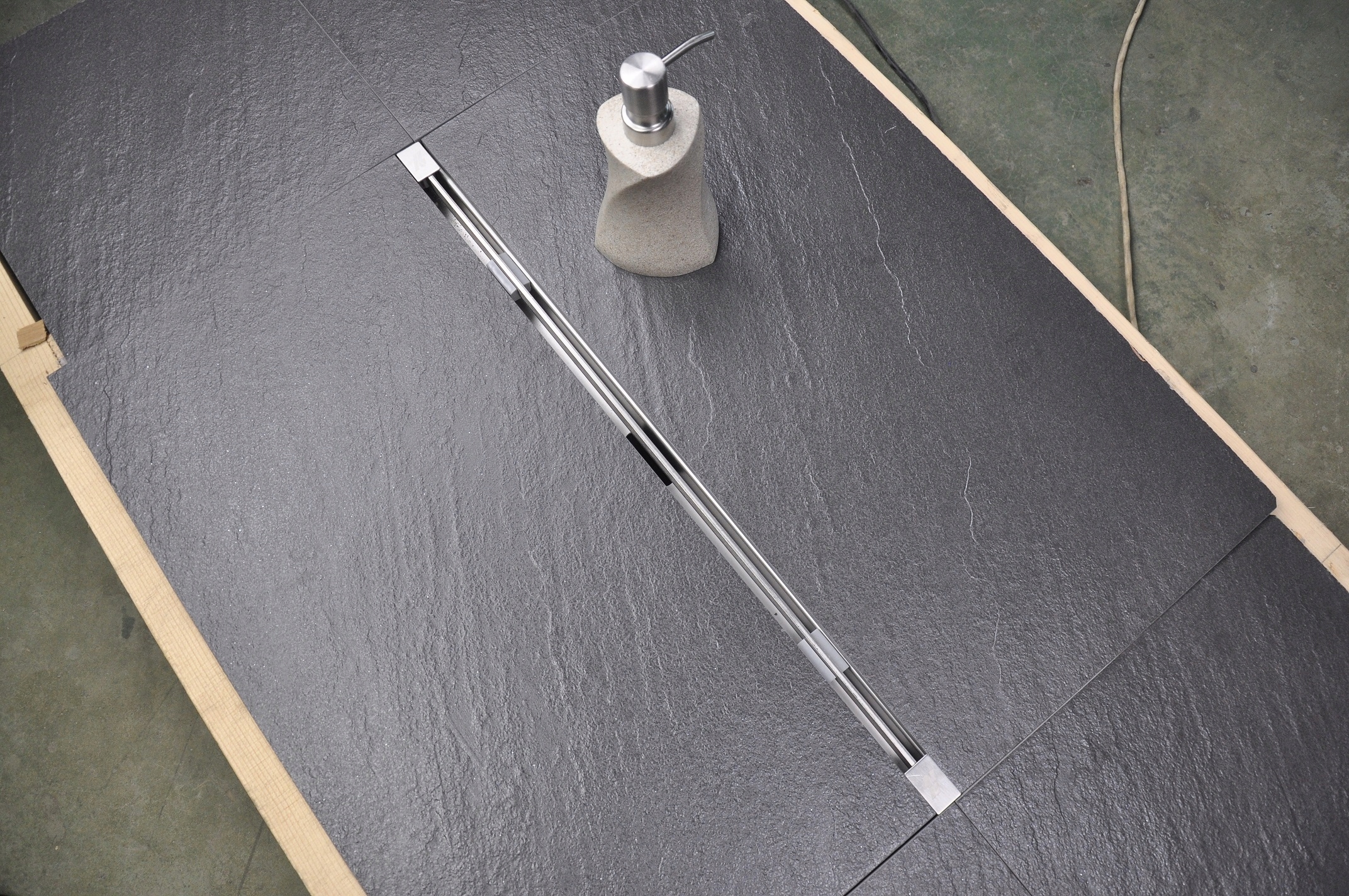 ODPŁYW LINIOWY WĄSKI SLIM 50cm STAL NIERDZEWNA Linia L01