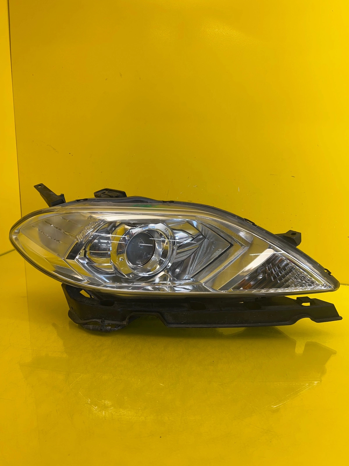light right front Honda 09-12 FRV FR-V Xenon