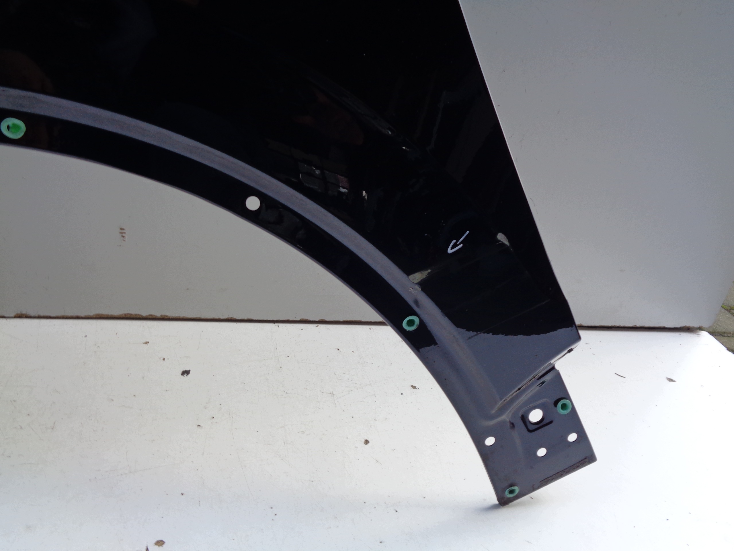 fender left front VW TOUAREG III 760 18- NR 53766