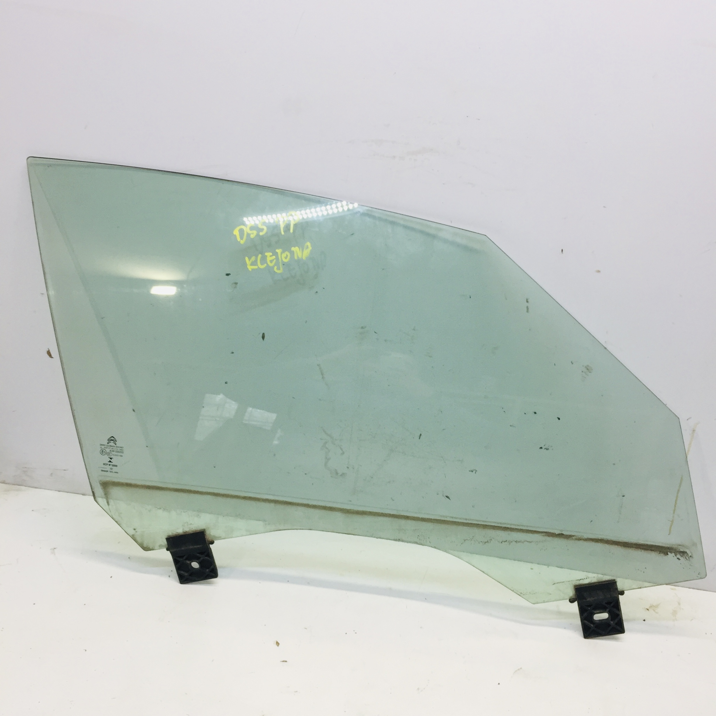 СКЛО ПРАВОЇ ПЕРЕДНЬОЇ ДВЕРІ ПРОКЛЕЄНО CITROEN DS5