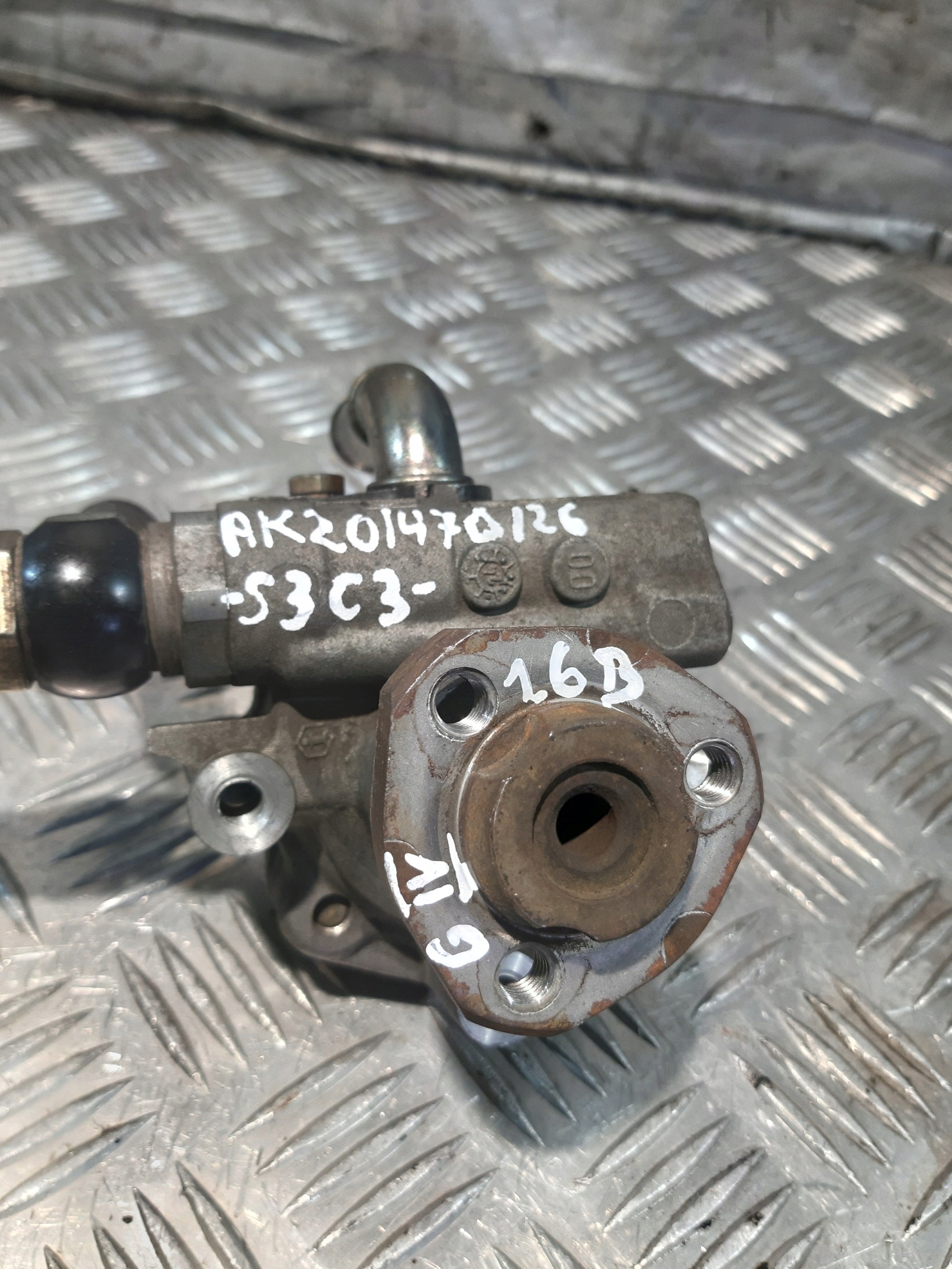 servo pump KYB 90 BAR 1J0422154B VW GOLF IV 1.6