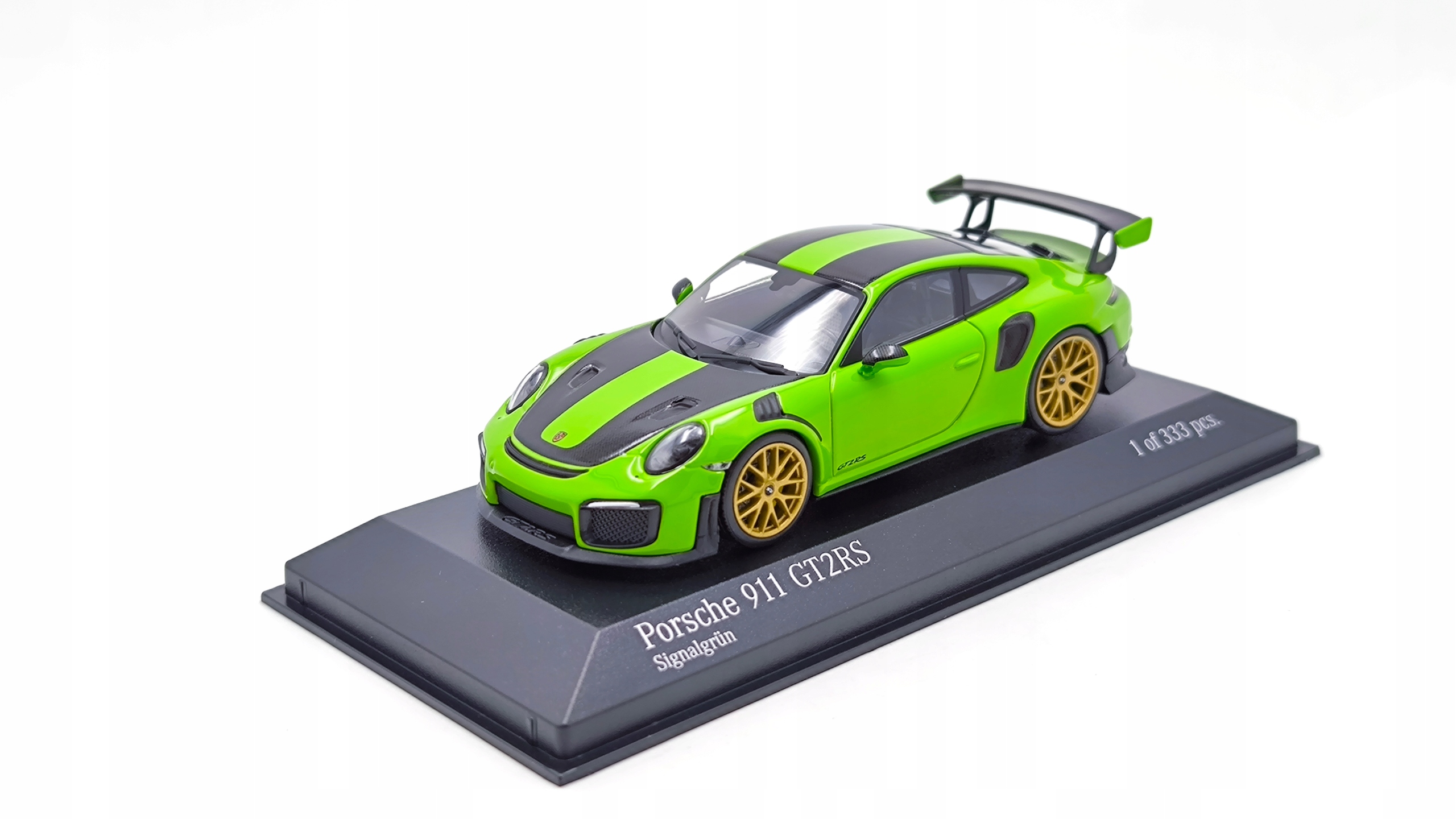 Porsche 911 GT2RS 2018 1:43 Minichamps 413067283
