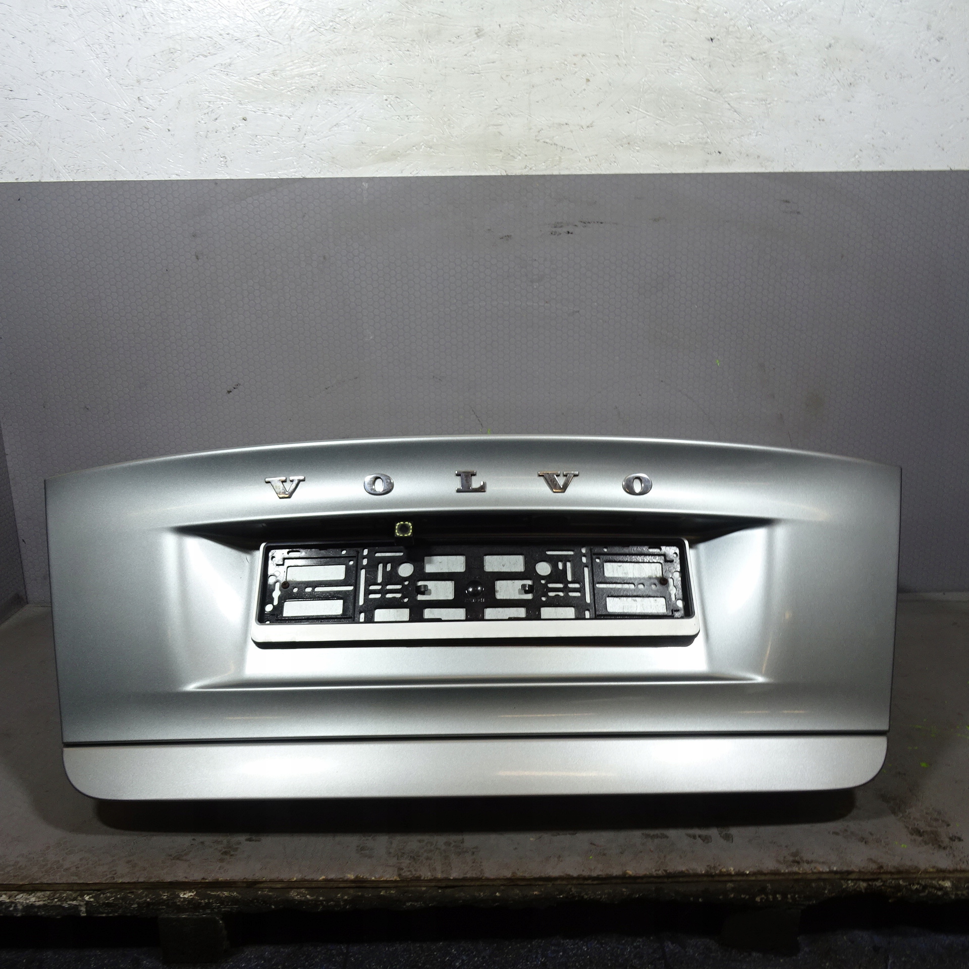 VOLVO S60 and LIFT rear trunk door 477-46